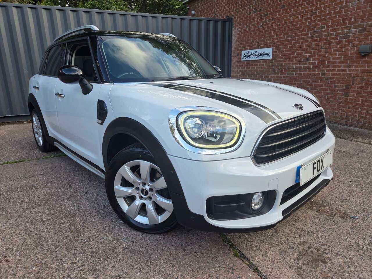 A 2018 MINI COUNTRYMAN 1.5 Cooper SUV 5dr Petrol Auto Euro 6 (s/s) (136 ps) CRUISE-2XKEYS-PARKING A 2018 MINI COUNTRYMAN 1.5 Cooper SUV 5dr Petrol Auto Euro 6 (s/s) (136 ps) CRUISE-2XKEYS-PARKING