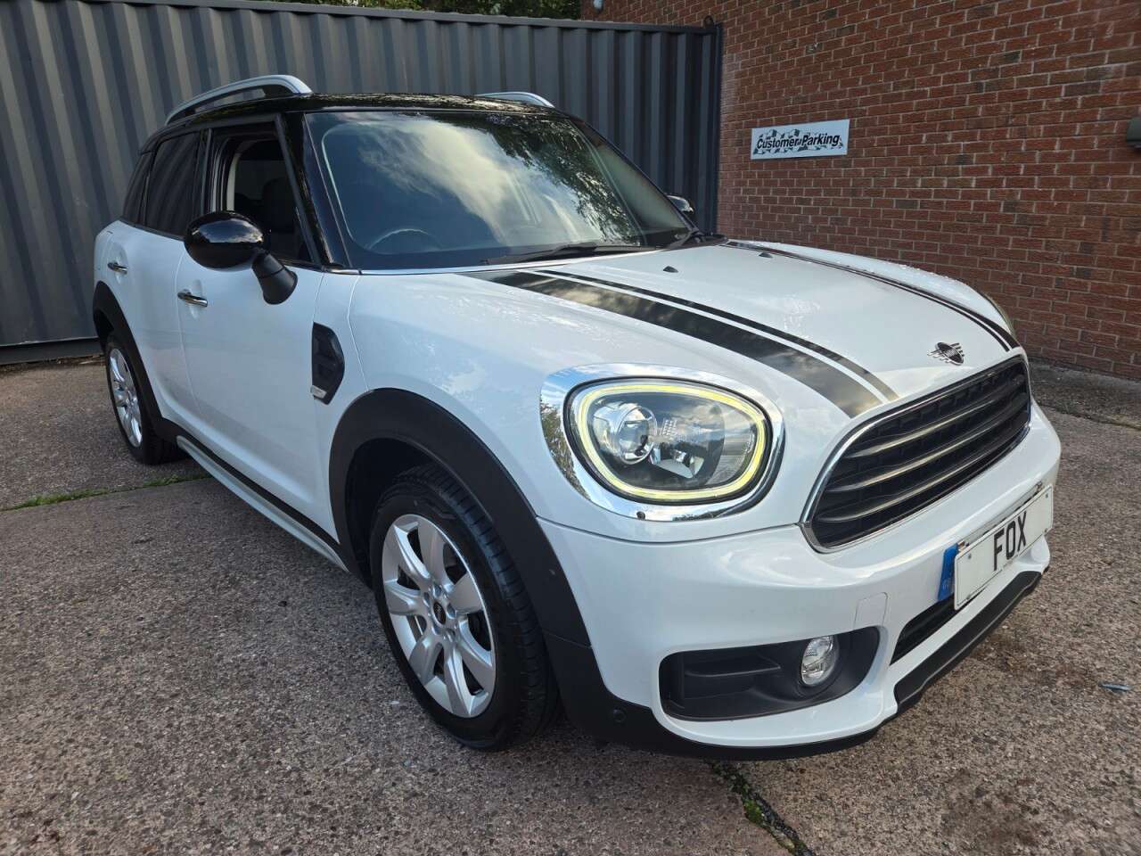A 2018 MINI COUNTRYMAN 1.5 Cooper SUV 5dr Petrol Auto Euro 6 (s/s) (136 ps) CRUISE-2XKEYS-PARKING A 2018 MINI COUNTRYMAN 1.5 Cooper SUV 5dr Petrol Auto Euro 6 (s/s) (136 ps) CRUISE-2XKEYS-PARKING