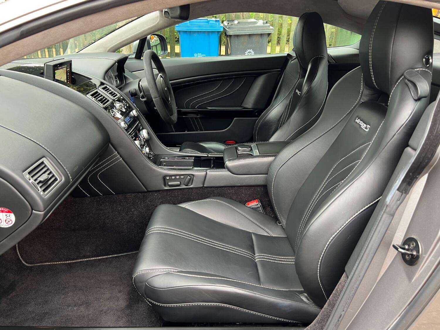 2015 ASTON MARTIN VANTAGE 2015 ASTON MARTIN VANTAGE