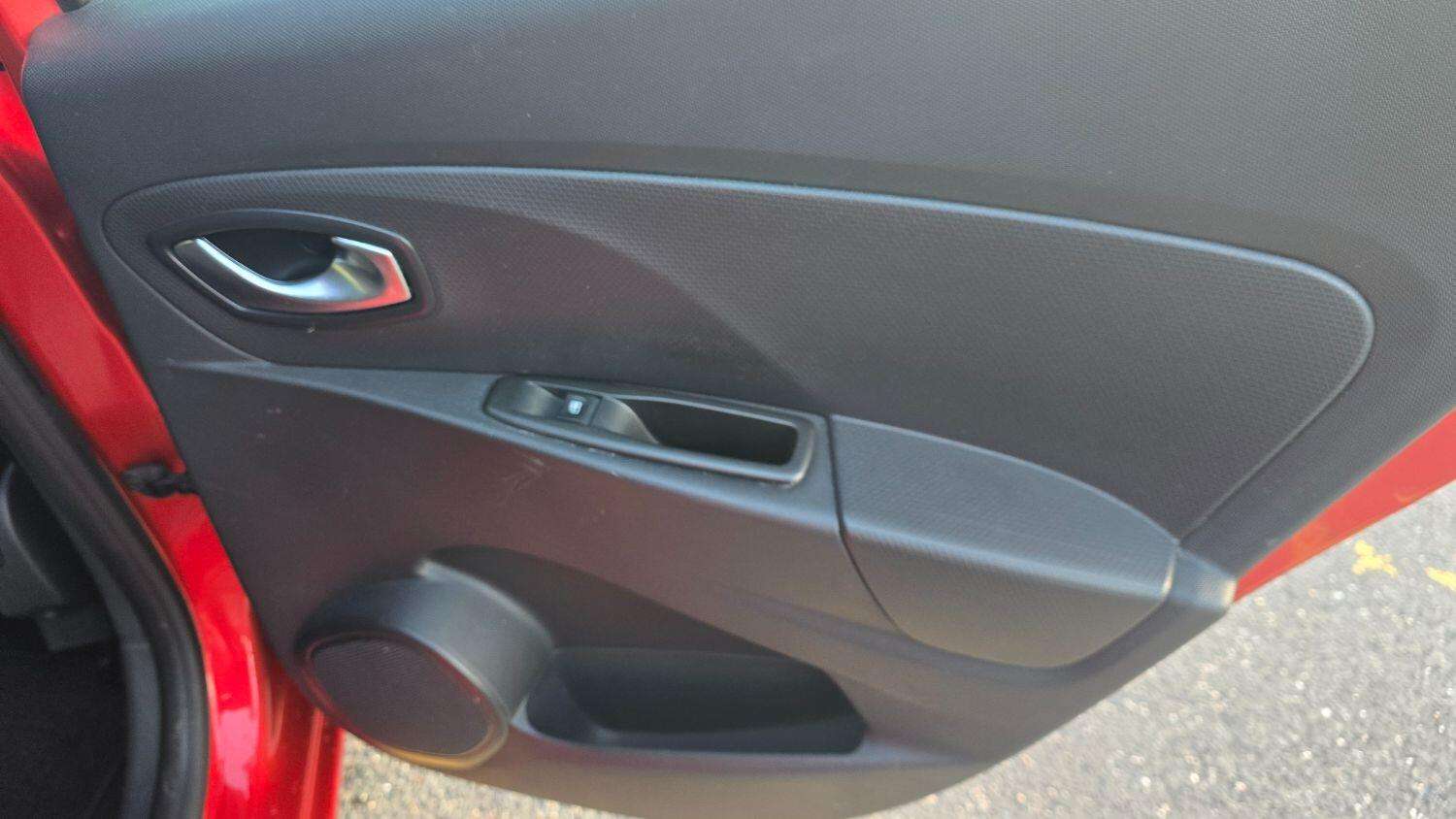 2015 RENAULT CLIO 2015 RENAULT CLIO