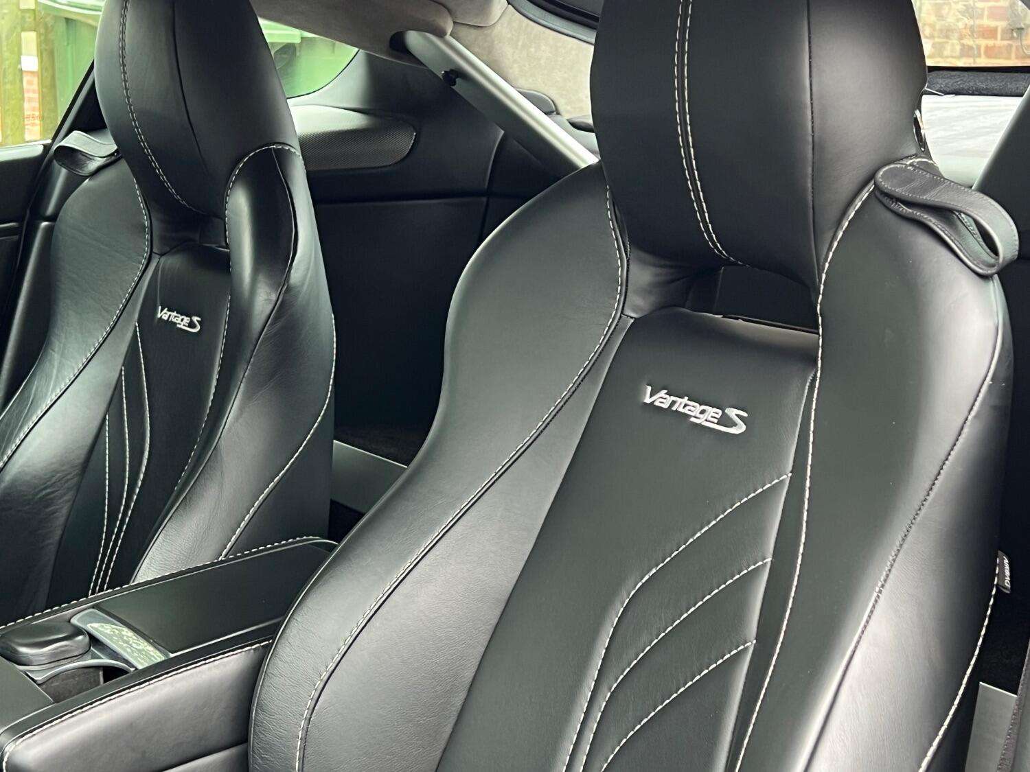 2015 ASTON MARTIN VANTAGE 2015 ASTON MARTIN VANTAGE