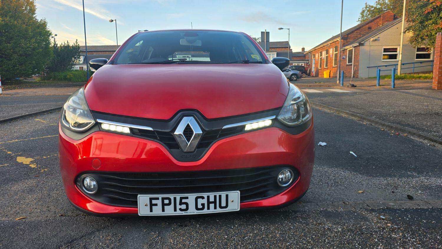 2015 RENAULT CLIO 2015 RENAULT CLIO