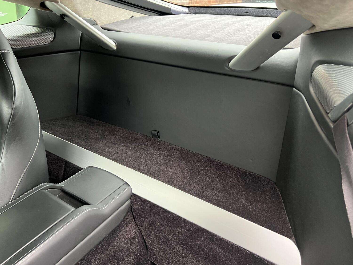 2015 ASTON MARTIN VANTAGE 2015 ASTON MARTIN VANTAGE