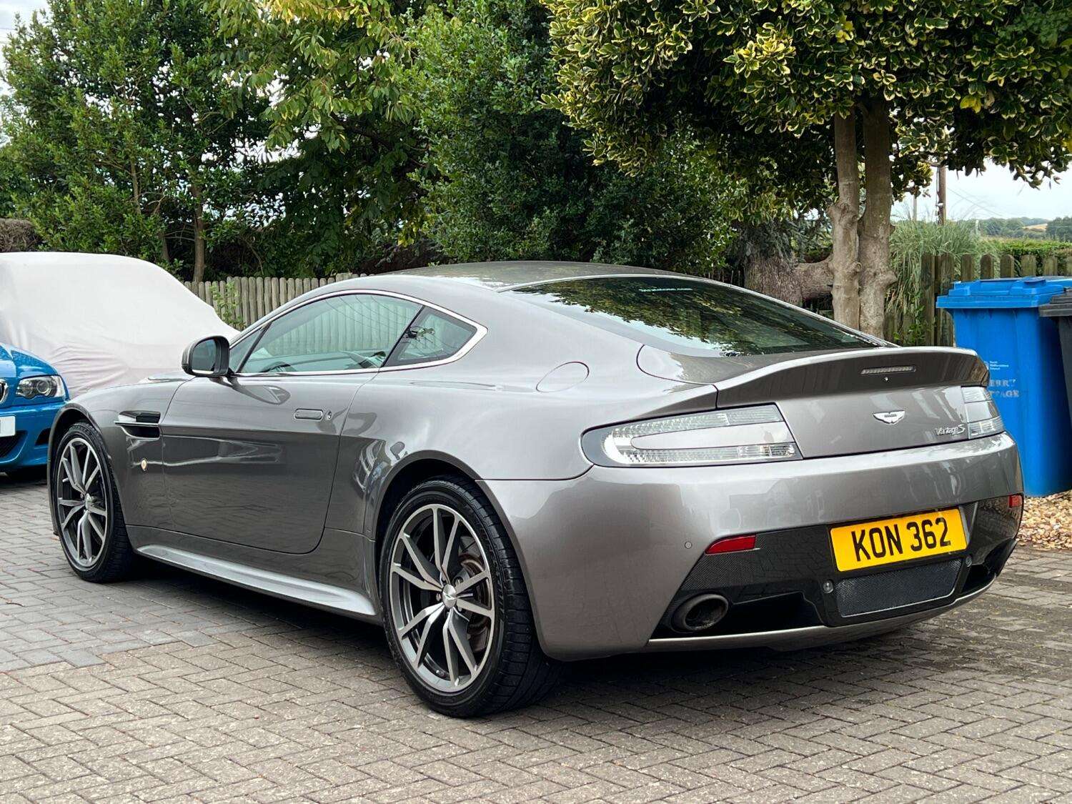 2015 ASTON MARTIN VANTAGE 2015 ASTON MARTIN VANTAGE
