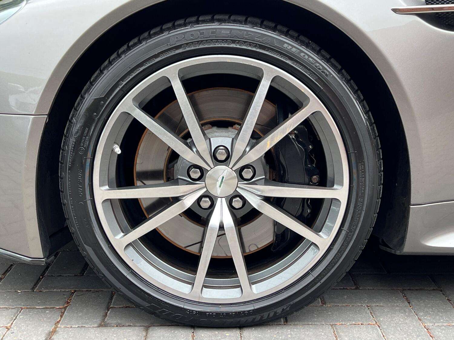 2015 ASTON MARTIN VANTAGE 2015 ASTON MARTIN VANTAGE