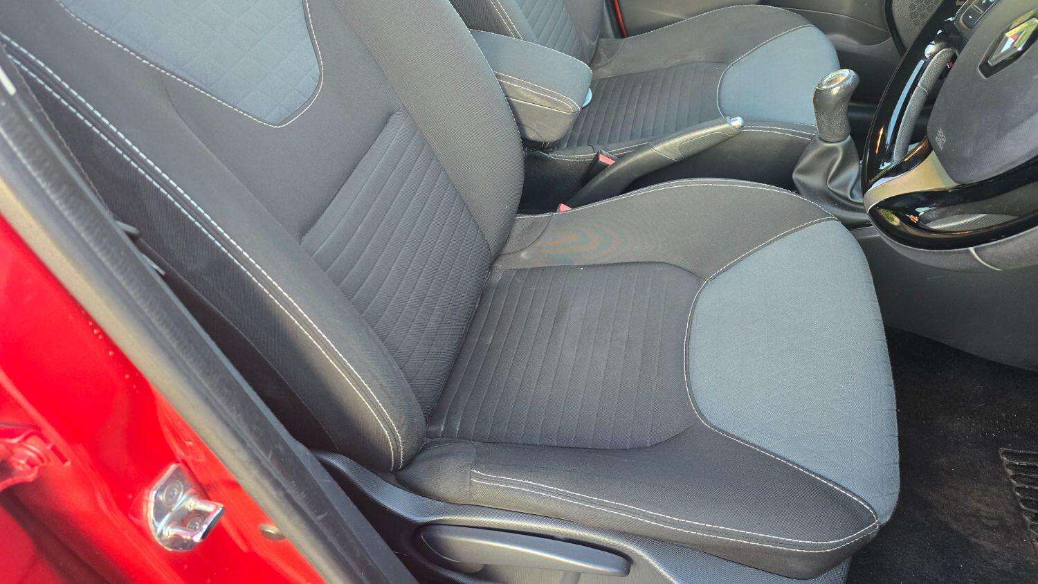 2015 RENAULT CLIO 2015 RENAULT CLIO