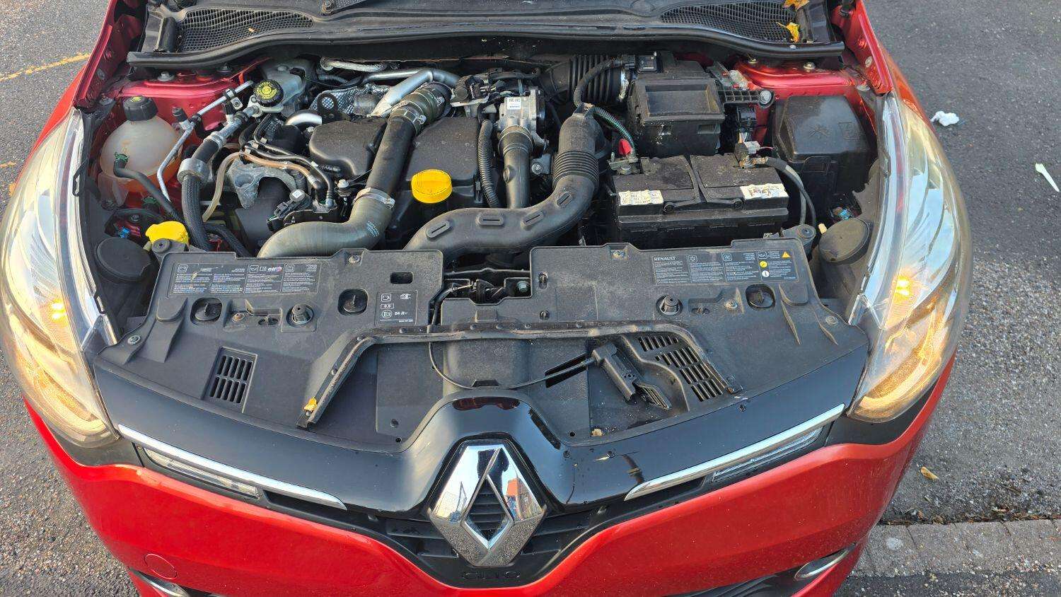 2015 RENAULT CLIO 2015 RENAULT CLIO