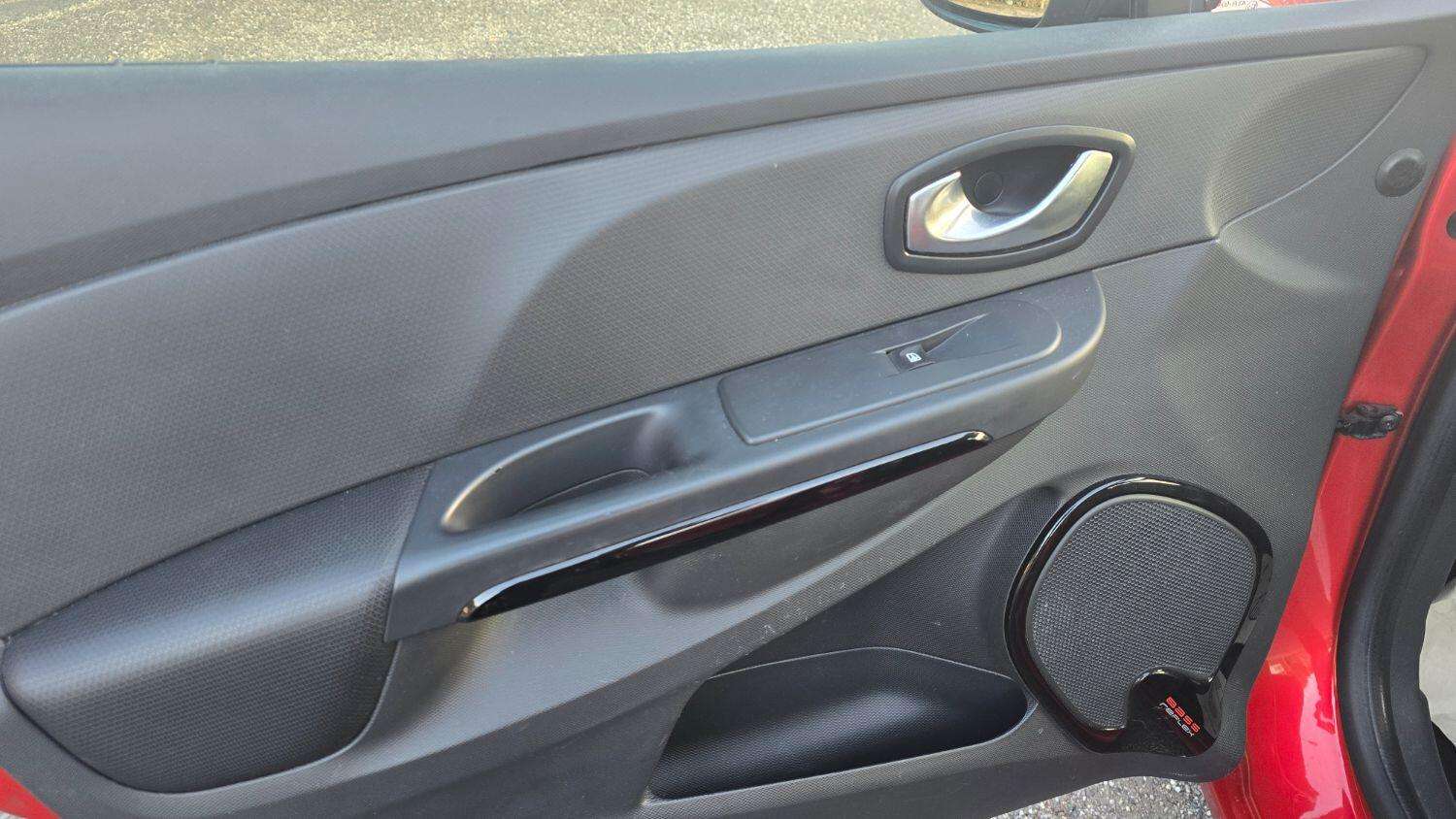 2015 RENAULT CLIO 2015 RENAULT CLIO