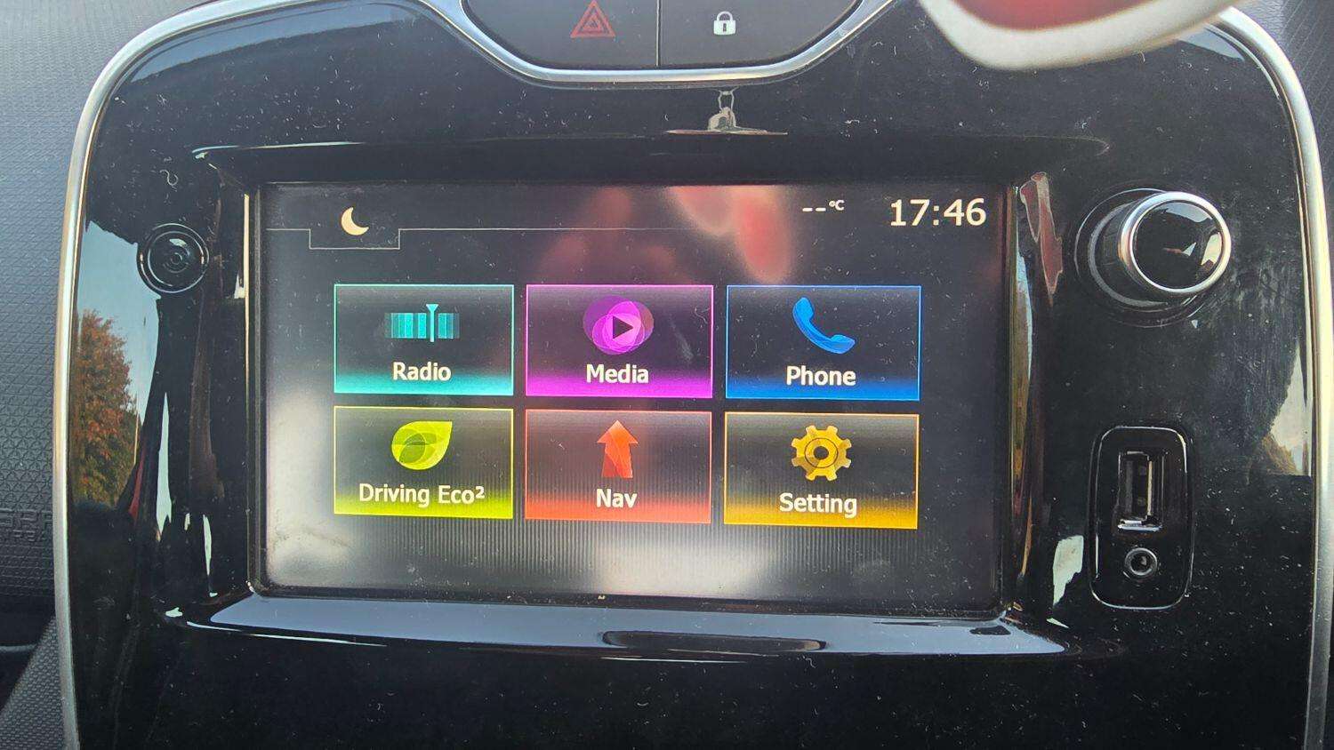 2015 RENAULT CLIO 2015 RENAULT CLIO