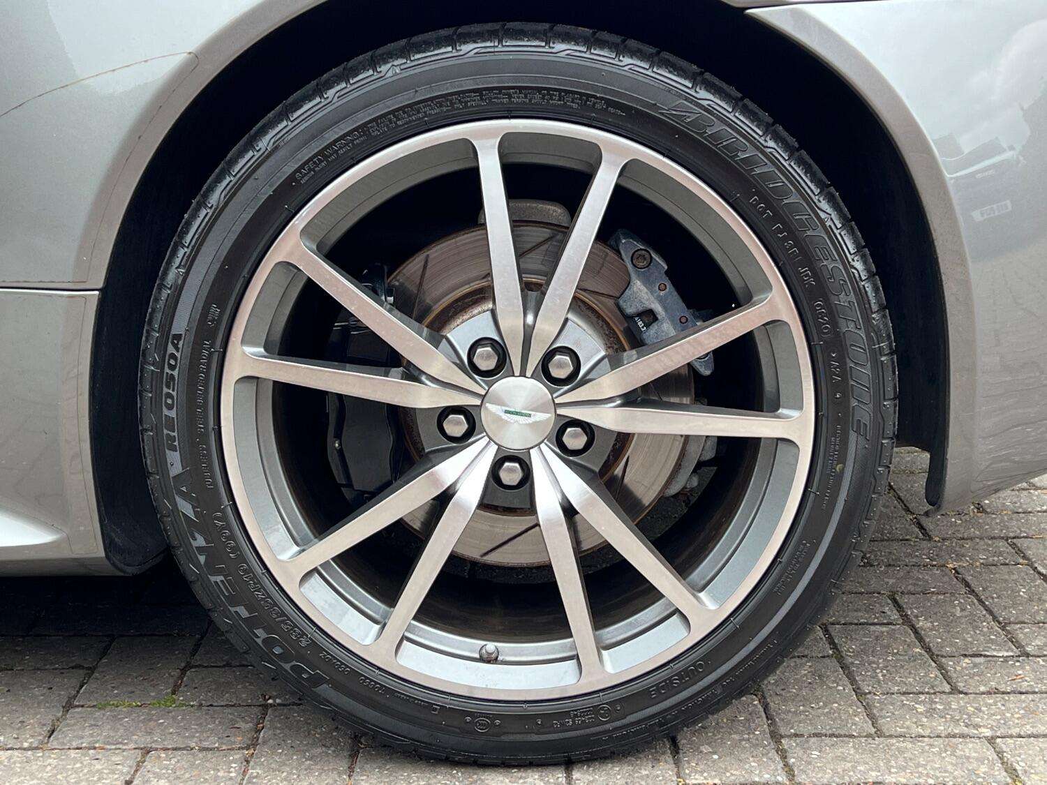 2015 ASTON MARTIN VANTAGE 2015 ASTON MARTIN VANTAGE