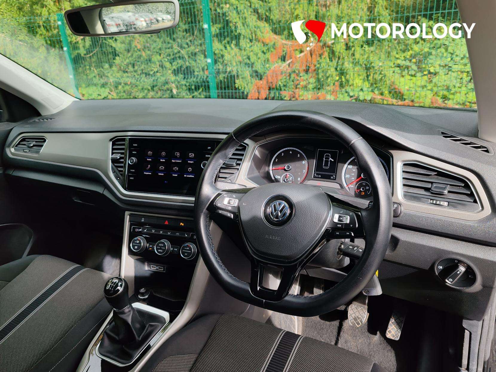 A 2020 VOLKSWAGEN T-ROC 1.0 TSI GPF SE SUV 5dr Petrol Manual Euro 6 (s/s) (115 ps) A 2020 VOLKSWAGEN T-ROC 1.0 TSI GPF SE SUV 5dr Petrol Manual Euro 6 (s/s) (115 ps)