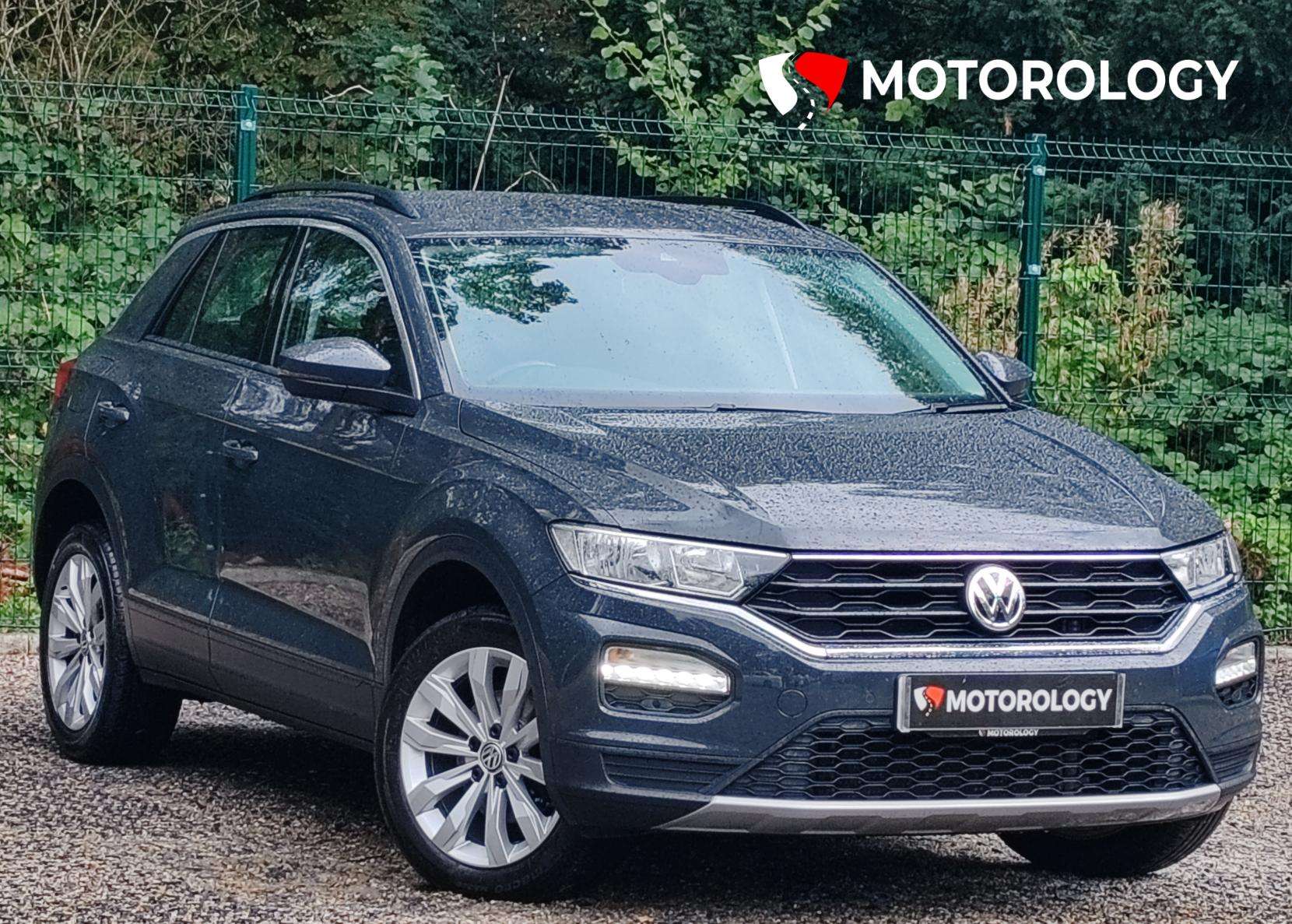 A 2020 VOLKSWAGEN T-ROC 1.0 TSI GPF SE SUV 5dr Petrol Manual Euro 6 (s/s) (115 ps) A 2020 VOLKSWAGEN T-ROC 1.0 TSI GPF SE SUV 5dr Petrol Manual Euro 6 (s/s) (115 ps)