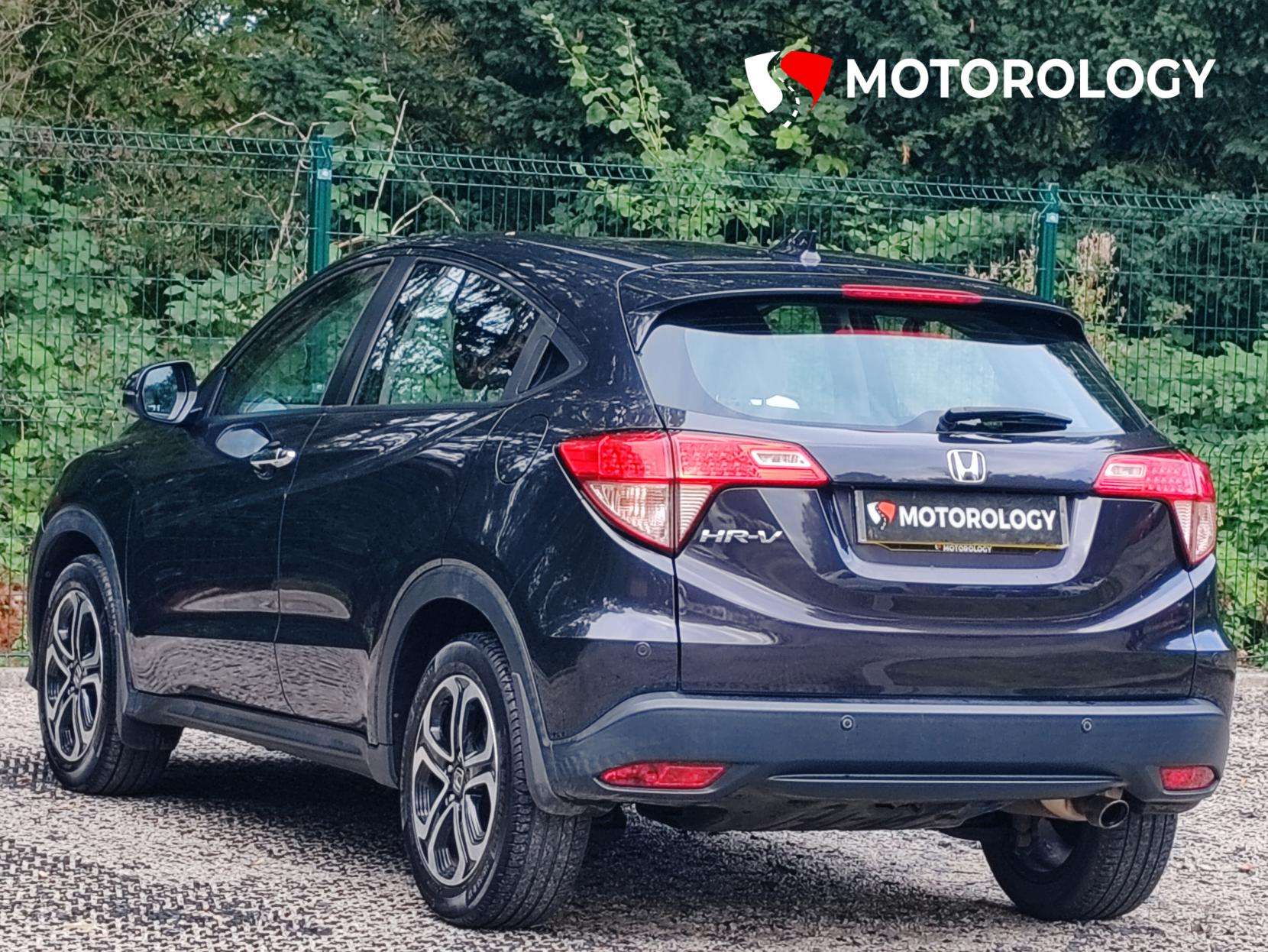 A 2017 HONDA HR-V 1.5 i-VTEC SE SUV 5dr Petrol Manual Euro 6 (s/s) (130 ps) A 2017 HONDA HR-V 1.5 i-VTEC SE SUV 5dr Petrol Manual Euro 6 (s/s) (130 ps)