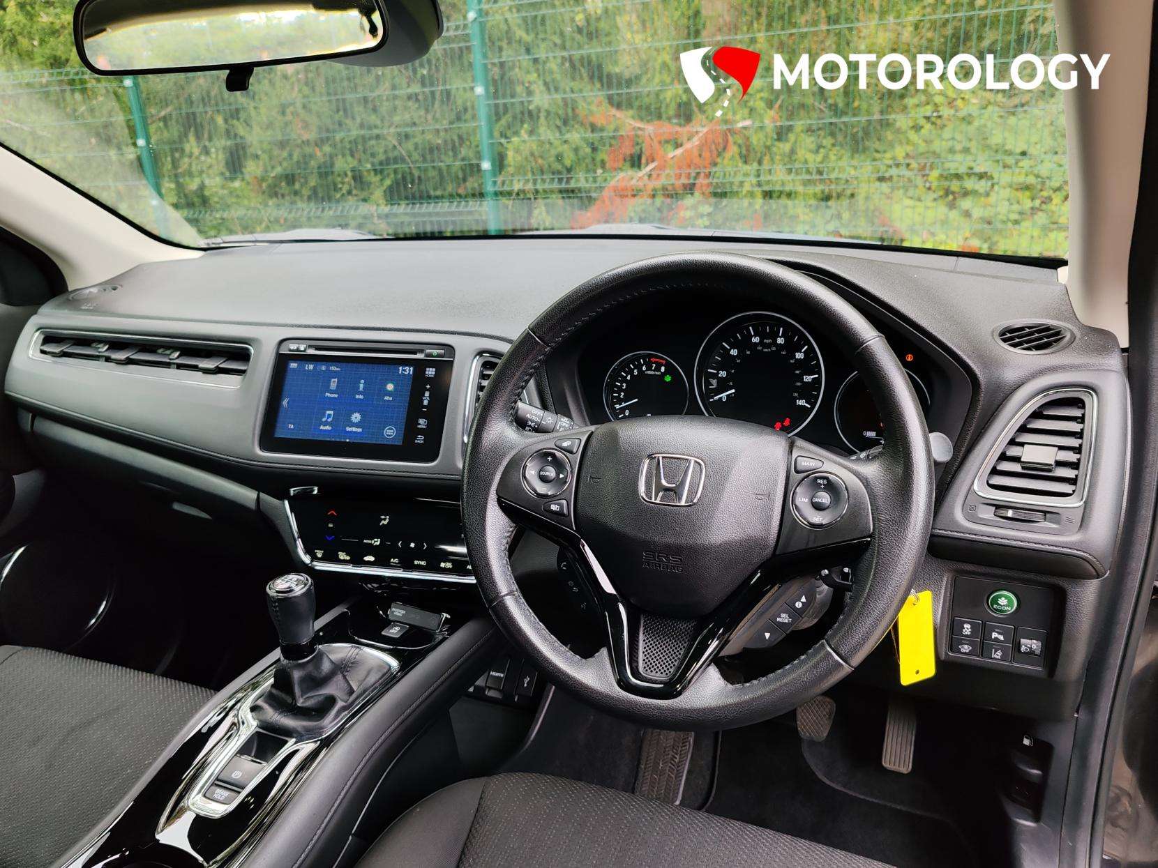 A 2017 HONDA HR-V 1.5 i-VTEC SE SUV 5dr Petrol Manual Euro 6 (s/s) (130 ps) A 2017 HONDA HR-V 1.5 i-VTEC SE SUV 5dr Petrol Manual Euro 6 (s/s) (130 ps)
