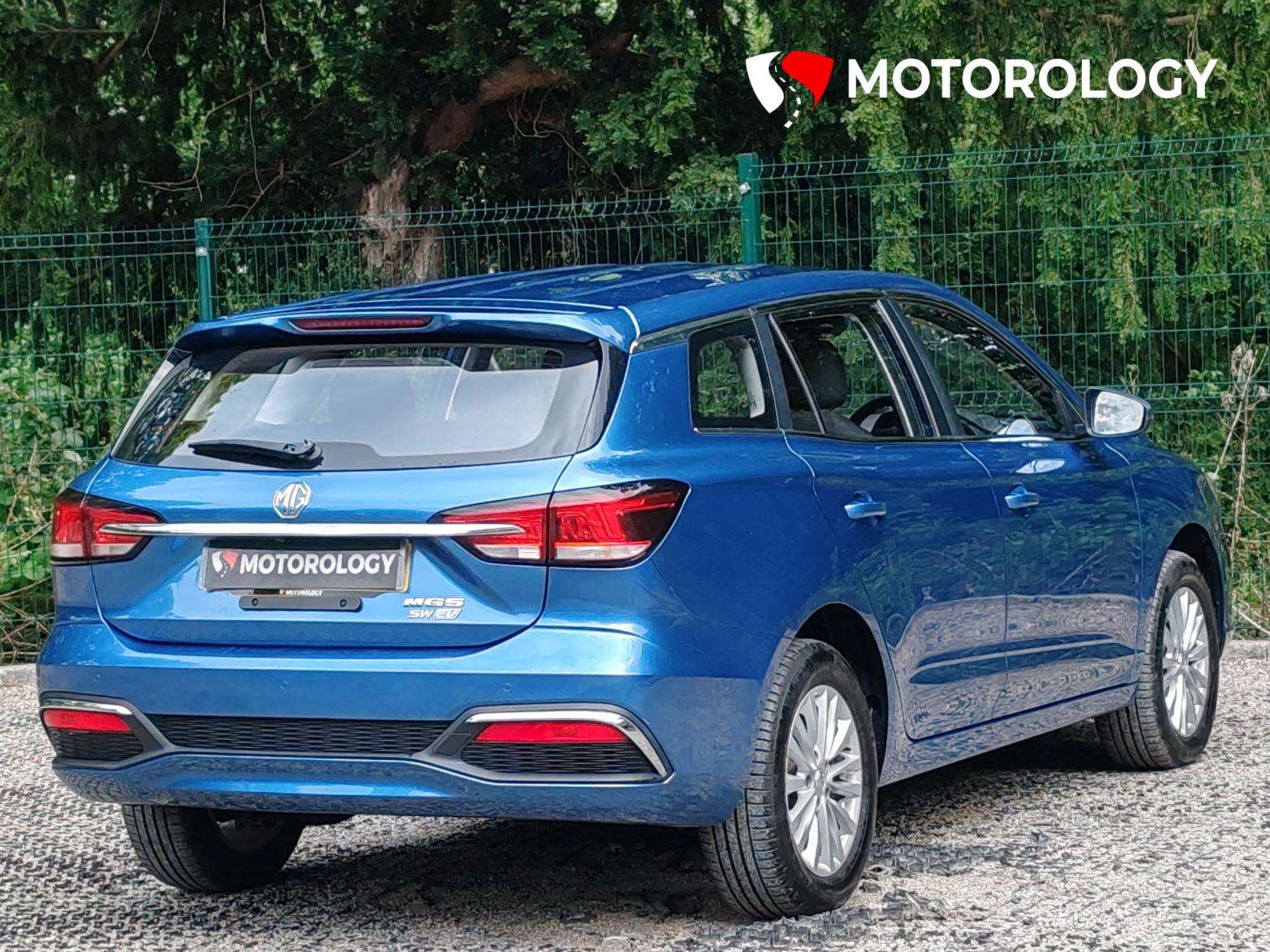 A 2022 MG MG5 61.1kWh Excite Long Range Estate 5dr Electric Auto (156 ps) A 2022 MG MG5 61.1kWh Excite Long Range Estate 5dr Electric Auto (156 ps)