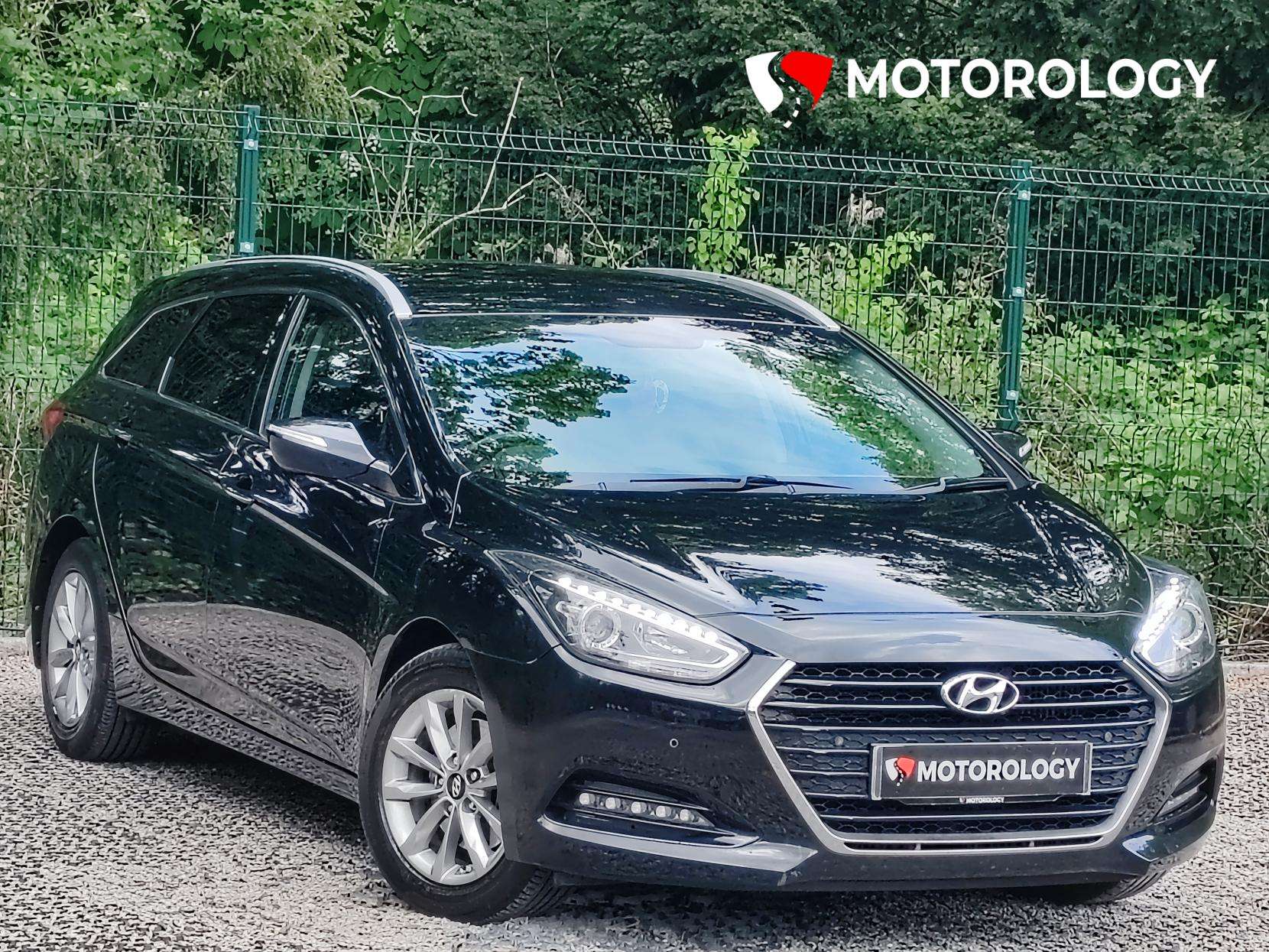 A 2018 HYUNDAI I40 1.7 CRDi Blue Drive SE Nav Business Tourer 5dr Diesel Manual Euro 6 (s/s) (141 ps) A 2018 HYUNDAI I40 1.7 CRDi Blue Drive SE Nav Business Tourer 5dr Diesel Manual Euro 6 (s/s) (141 ps)