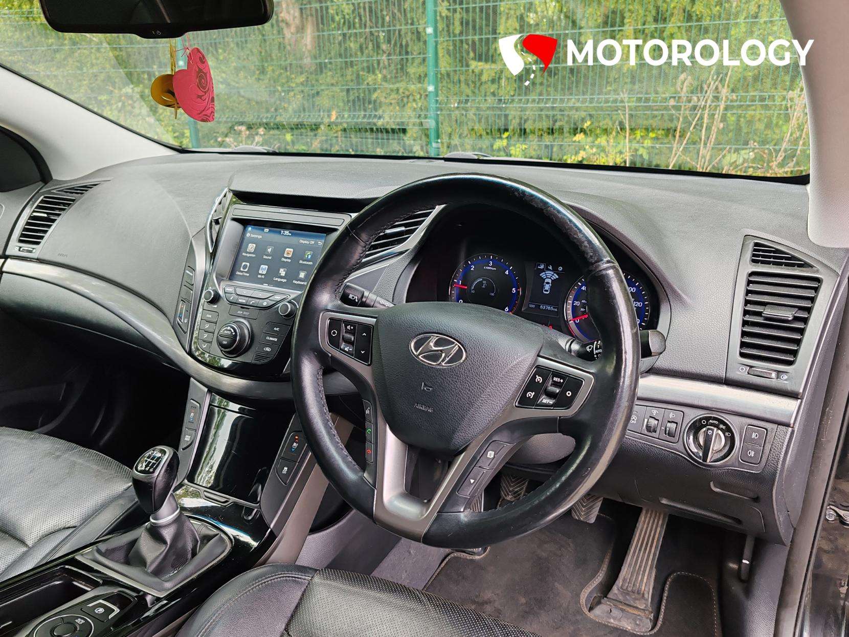 A 2018 HYUNDAI I40 1.7 CRDi Blue Drive SE Nav Business Tourer 5dr Diesel Manual Euro 6 (s/s) (141 ps) A 2018 HYUNDAI I40 1.7 CRDi Blue Drive SE Nav Business Tourer 5dr Diesel Manual Euro 6 (s/s) (141 ps)