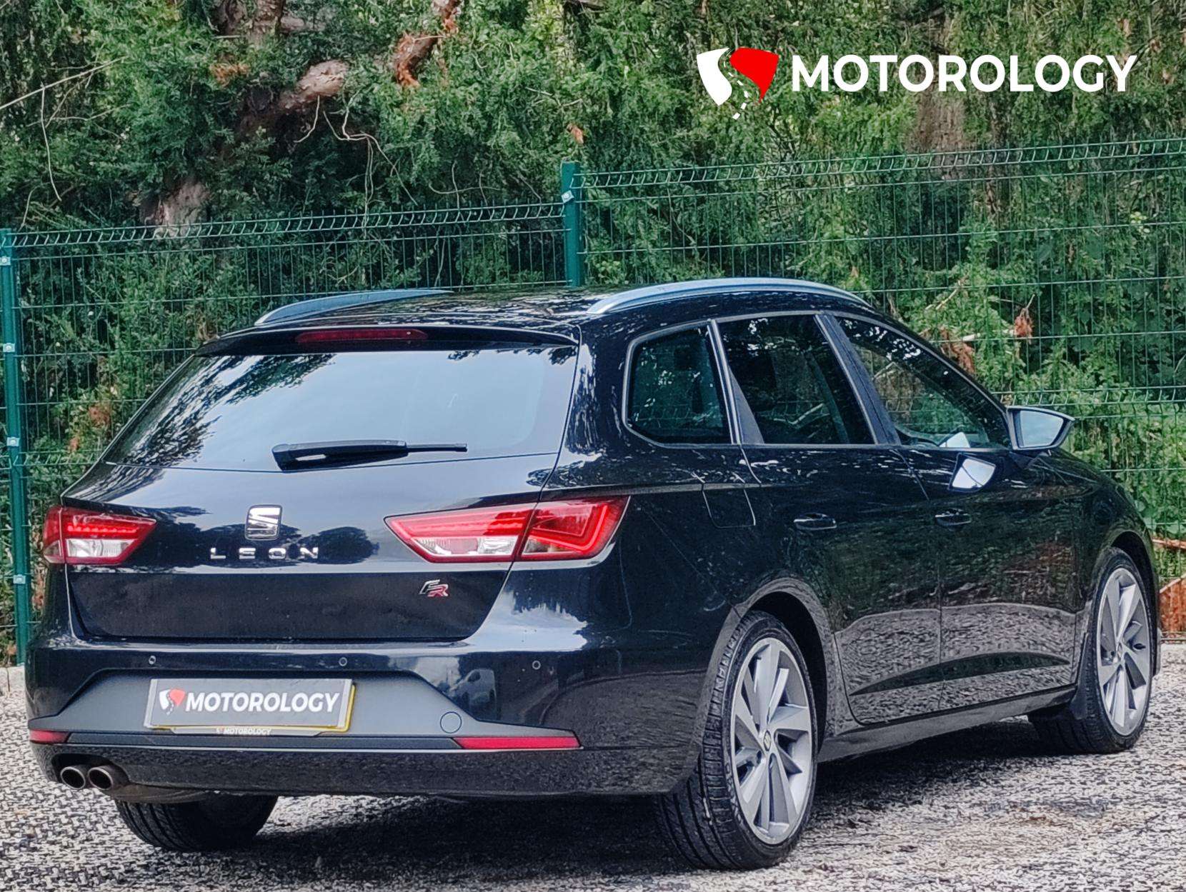 A 2014 SEAT LEON 2.0 TDI CR FR Sport Tourer 5dr Diesel Manual Euro 5 (s/s) (184 ps) A 2014 SEAT LEON 2.0 TDI CR FR Sport Tourer 5dr Diesel Manual Euro 5 (s/s) (184 ps)
