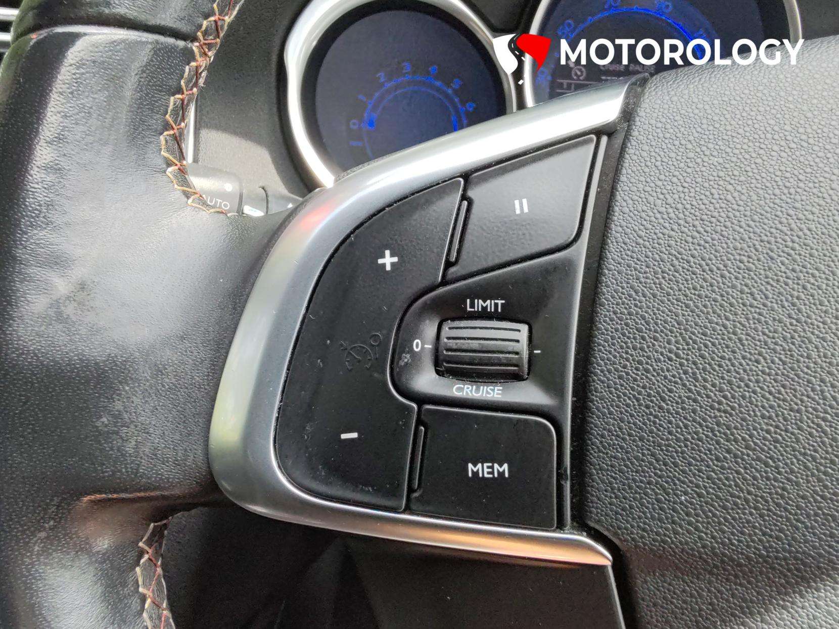2017 DS AUTOMOBILES DS 4 2017 DS AUTOMOBILES DS 4