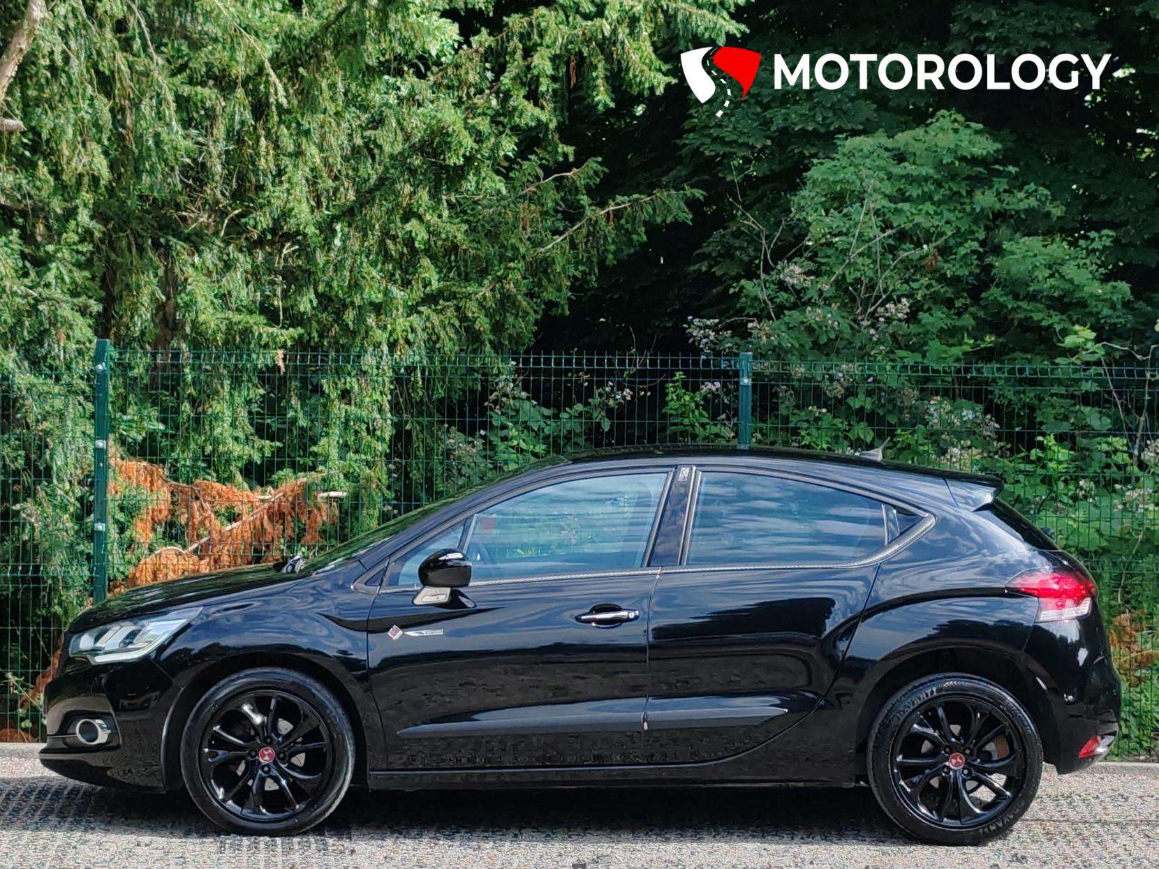 2017 DS AUTOMOBILES DS 4 2017 DS AUTOMOBILES DS 4