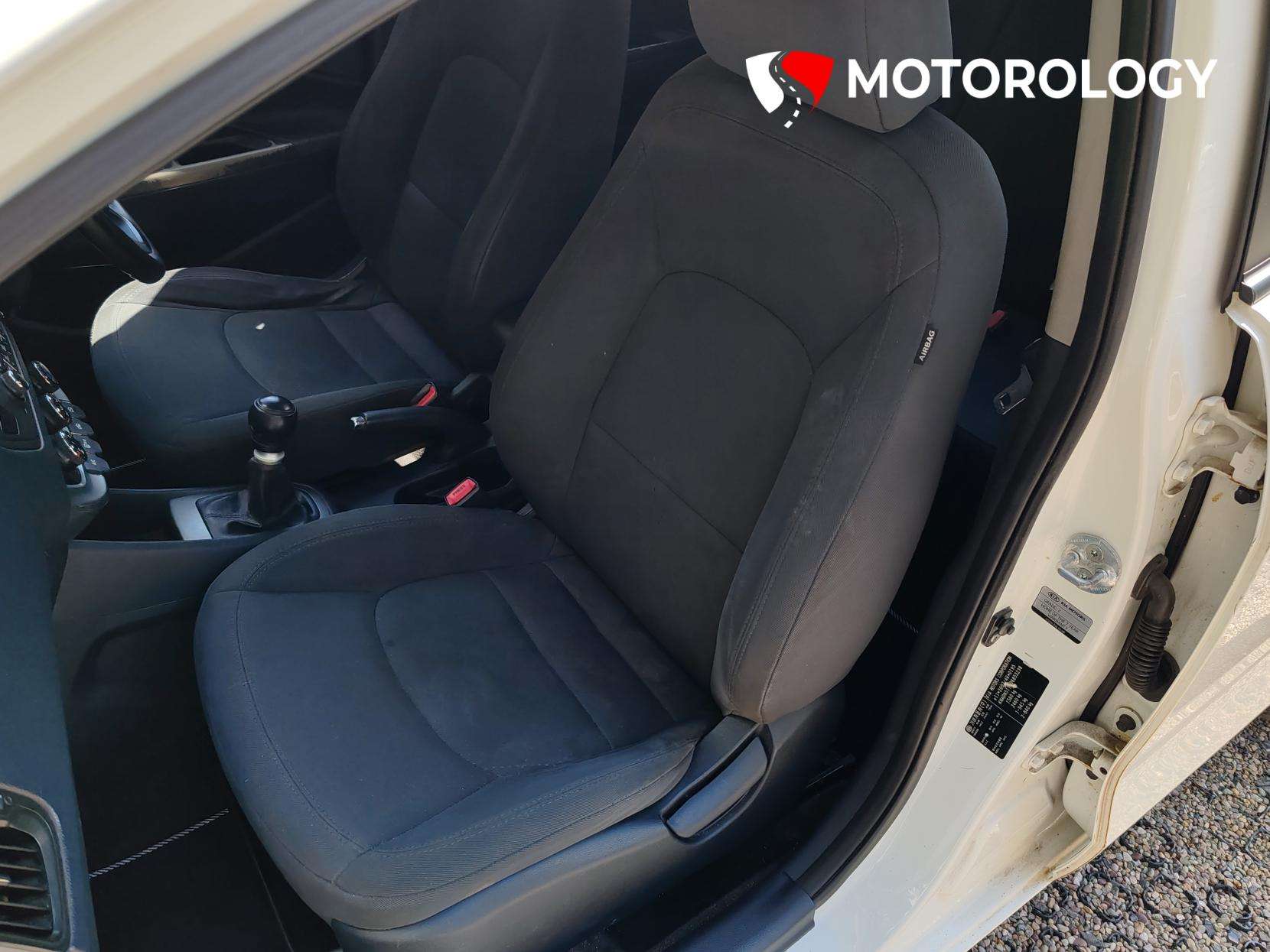 2013 KIA RIO 2013 KIA RIO