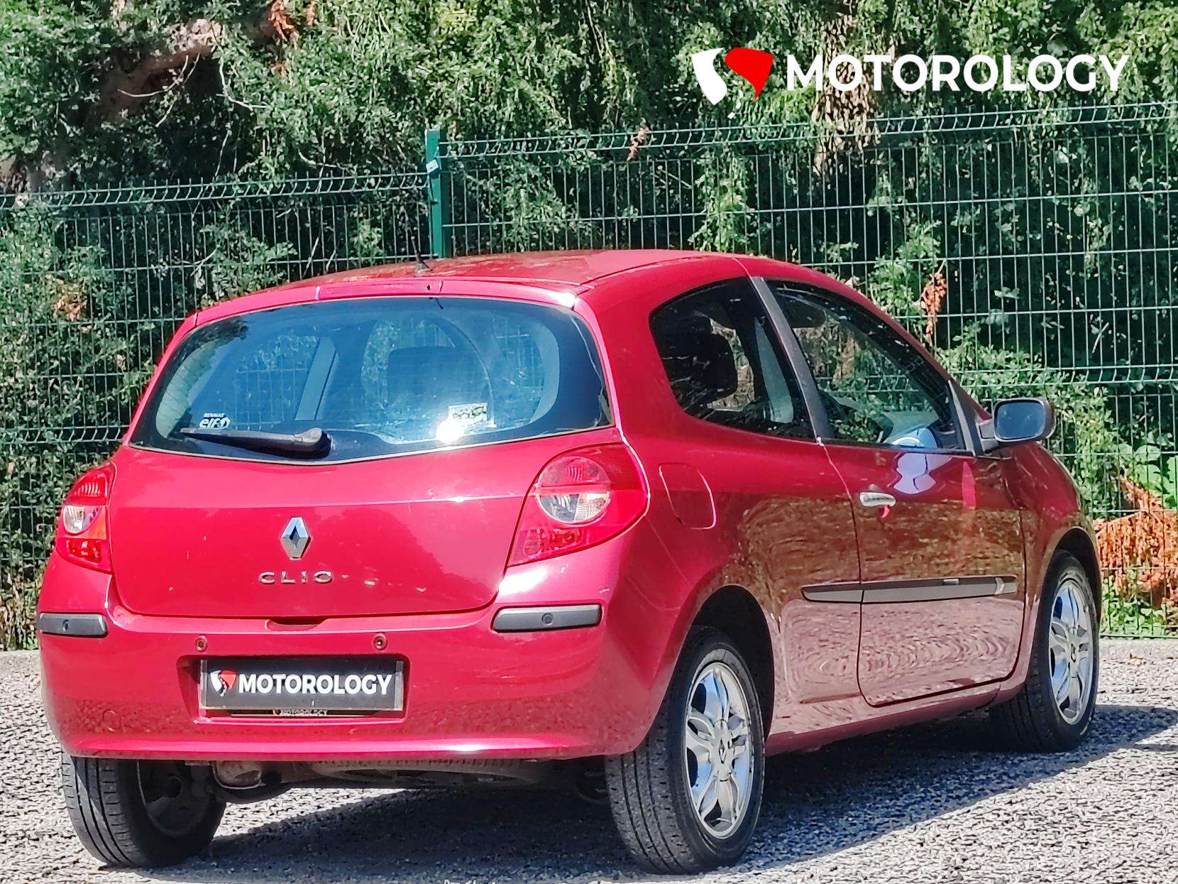 A 2008 RENAULT CLIO 1.2 TCe 16v Dynamique Hatchback 3dr Petrol Manual (139 g/km, 100 bhp) A 2008 RENAULT CLIO 1.2 TCe 16v Dynamique Hatchback 3dr Petrol Manual (139 g/km, 100 bhp)