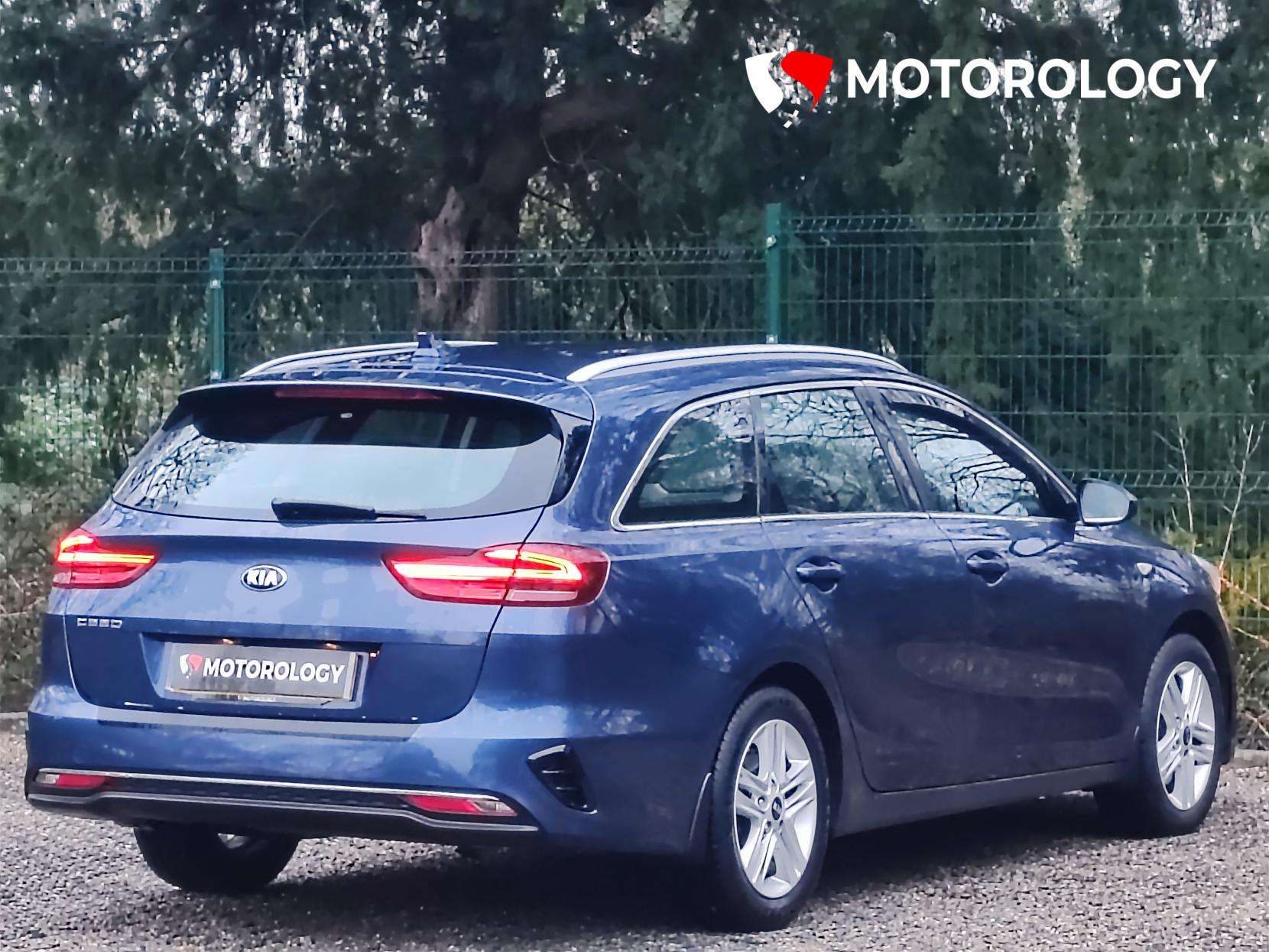 A 2019 KIA CEED 1.0 T-GDi 2 NAV Sportswagon 5dr Petrol Manual Euro 6 (s/s) (118 bhp) A 2019 KIA CEED 1.0 T-GDi 2 NAV Sportswagon 5dr Petrol Manual Euro 6 (s/s) (118 bhp)
