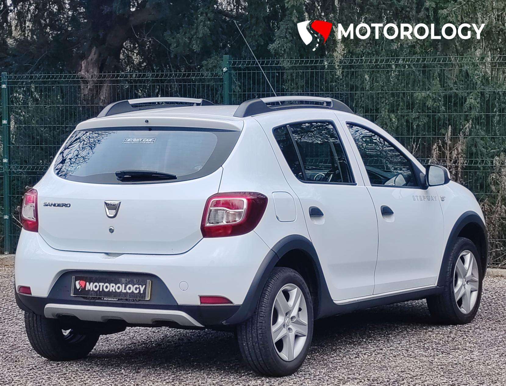 A 2016 DACIA SANDERO STEPWAY 0.9 TCe Ambiance Hatchback 5dr Petrol Manual Euro 6 (s/s) (90 ps) A 2016 DACIA SANDERO STEPWAY 0.9 TCe Ambiance Hatchback 5dr Petrol Manual Euro 6 (s/s) (90 ps)