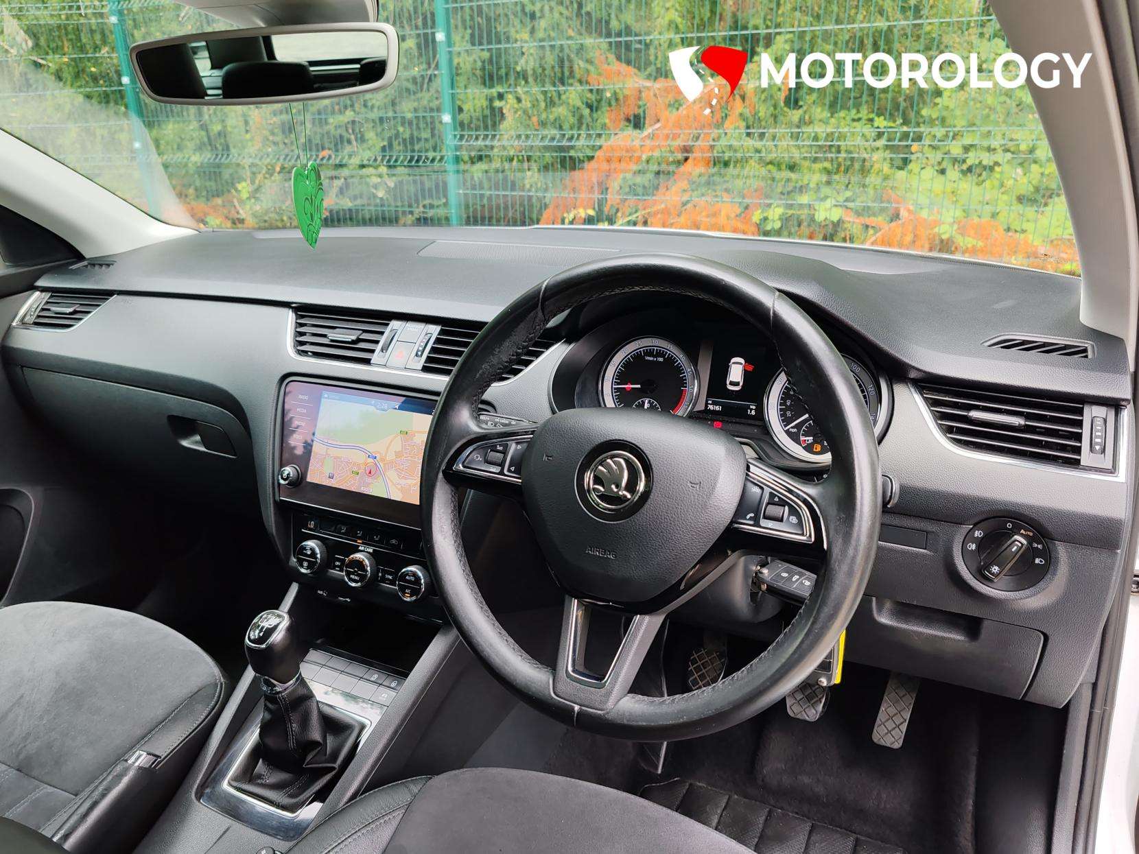 A 2017 SKODA OCTAVIA 1.6 TDI SE L Estate 5dr Diesel Manual Euro 6 (s/s) (115 ps) A 2017 SKODA OCTAVIA 1.6 TDI SE L Estate 5dr Diesel Manual Euro 6 (s/s) (115 ps)