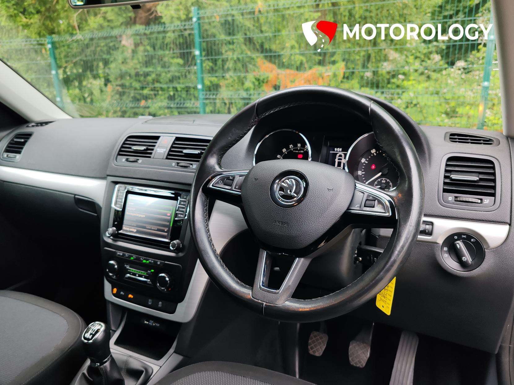 A 2016 SKODA YETI 2.0 TDI SE Outdoor 5dr Diesel Manual 4WD Euro 6 (s/s) (110 ps) A 2016 SKODA YETI 2.0 TDI SE Outdoor 5dr Diesel Manual 4WD Euro 6 (s/s) (110 ps)