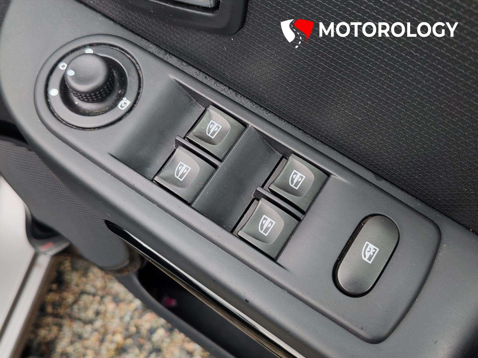 2016 RENAULT CLIO 2016 RENAULT CLIO