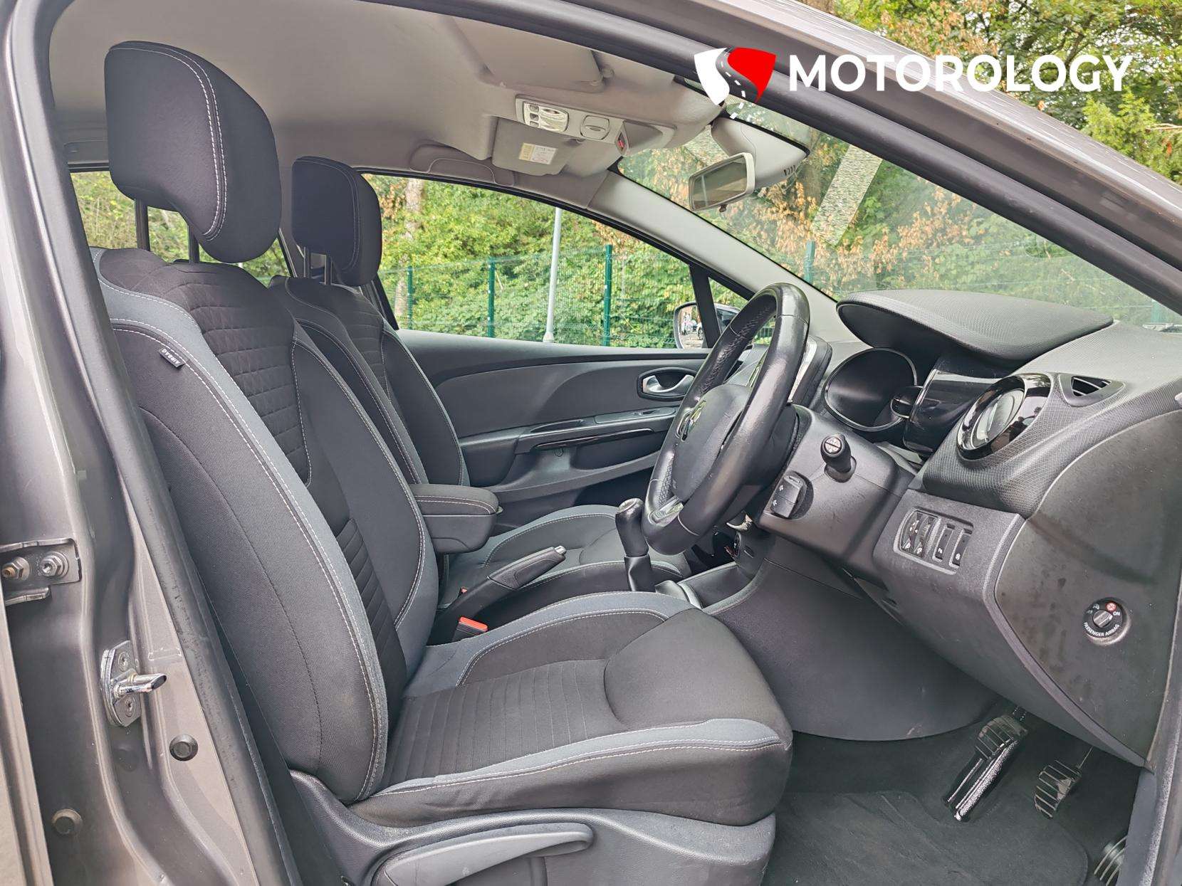 2016 RENAULT CLIO 2016 RENAULT CLIO