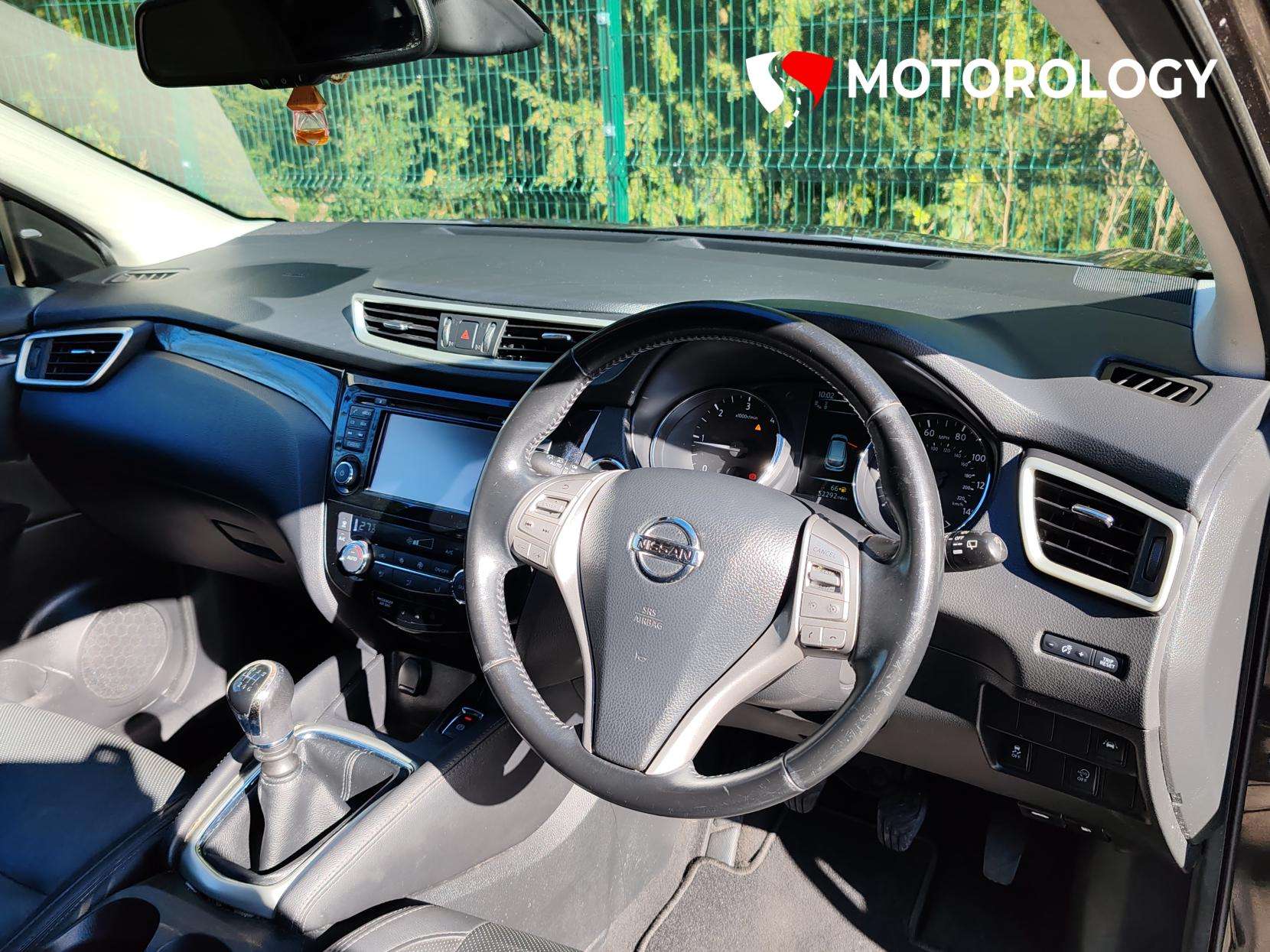 A 2016 NISSAN QASHQAI 1.5 dCi Tekna SUV 5dr Diesel Manual 2WD Euro 6 (s/s) (110 ps) A 2016 NISSAN QASHQAI 1.5 dCi Tekna SUV 5dr Diesel Manual 2WD Euro 6 (s/s) (110 ps)