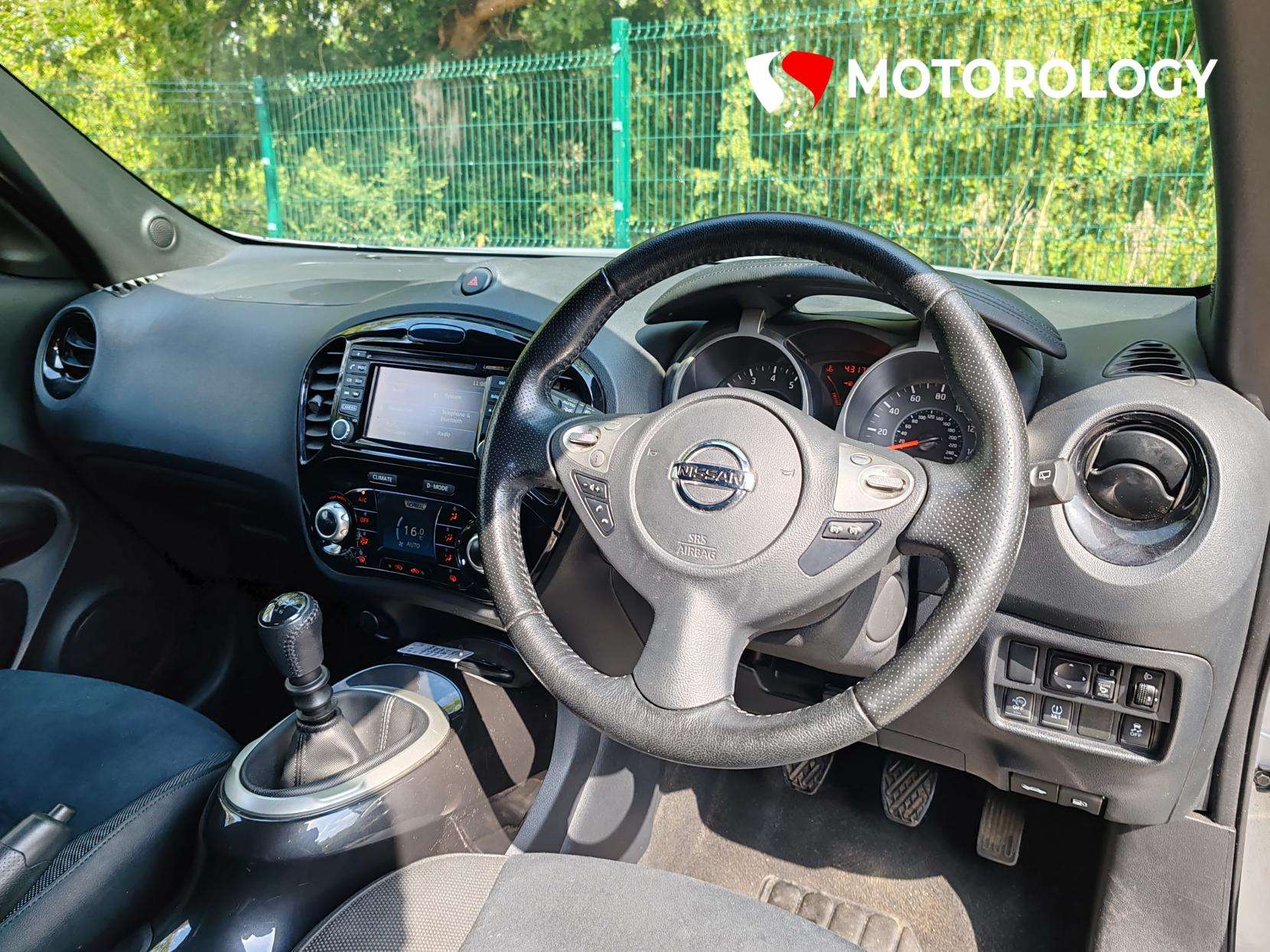 A 2017 NISSAN JUKE 1.2 DIG-T N-Connecta SUV 5dr Petrol Manual Euro 6 (s/s) (115 ps) A 2017 NISSAN JUKE 1.2 DIG-T N-Connecta SUV 5dr Petrol Manual Euro 6 (s/s) (115 ps)