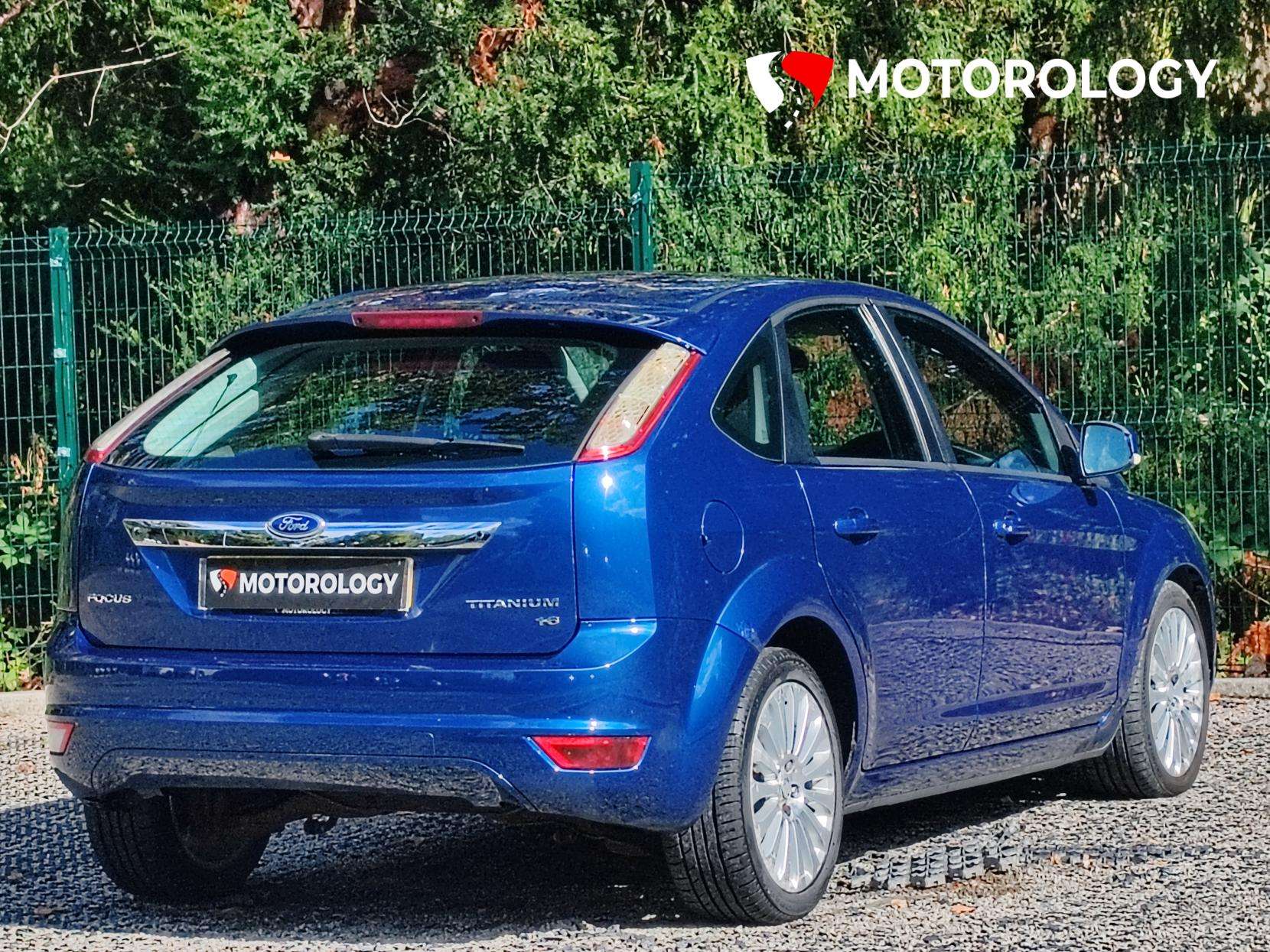 A 2009 FORD FOCUS 1.6 Titanium Hatchback 5dr Petrol Manual (159 g/km, 99 bhp) A 2009 FORD FOCUS 1.6 Titanium Hatchback 5dr Petrol Manual (159 g/km, 99 bhp)