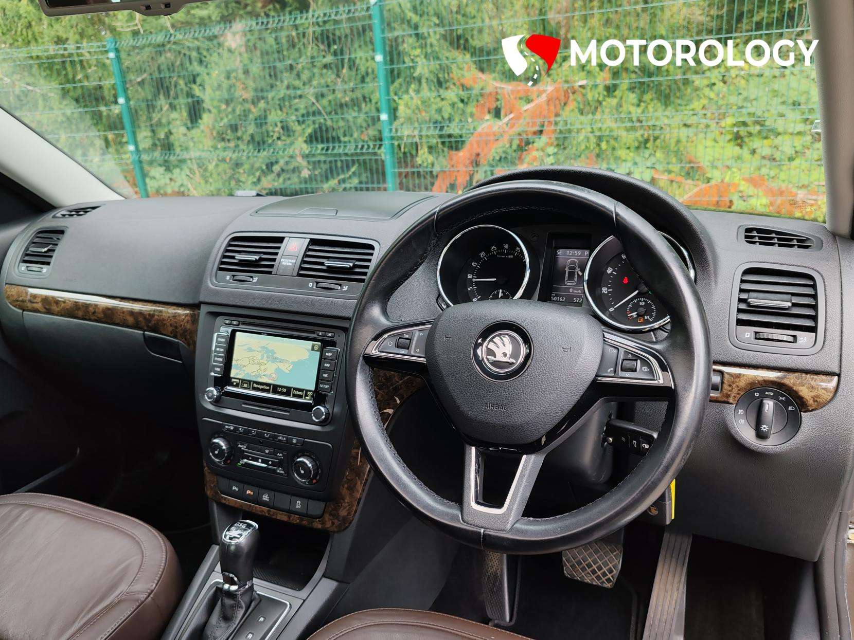 A 2014 SKODA YETI 2.0 TDI Laurin & Klement Outdoor 5dr Diesel DSG 4WD Euro 5 (140 ps) A 2014 SKODA YETI 2.0 TDI Laurin & Klement Outdoor 5dr Diesel DSG 4WD Euro 5 (140 ps)