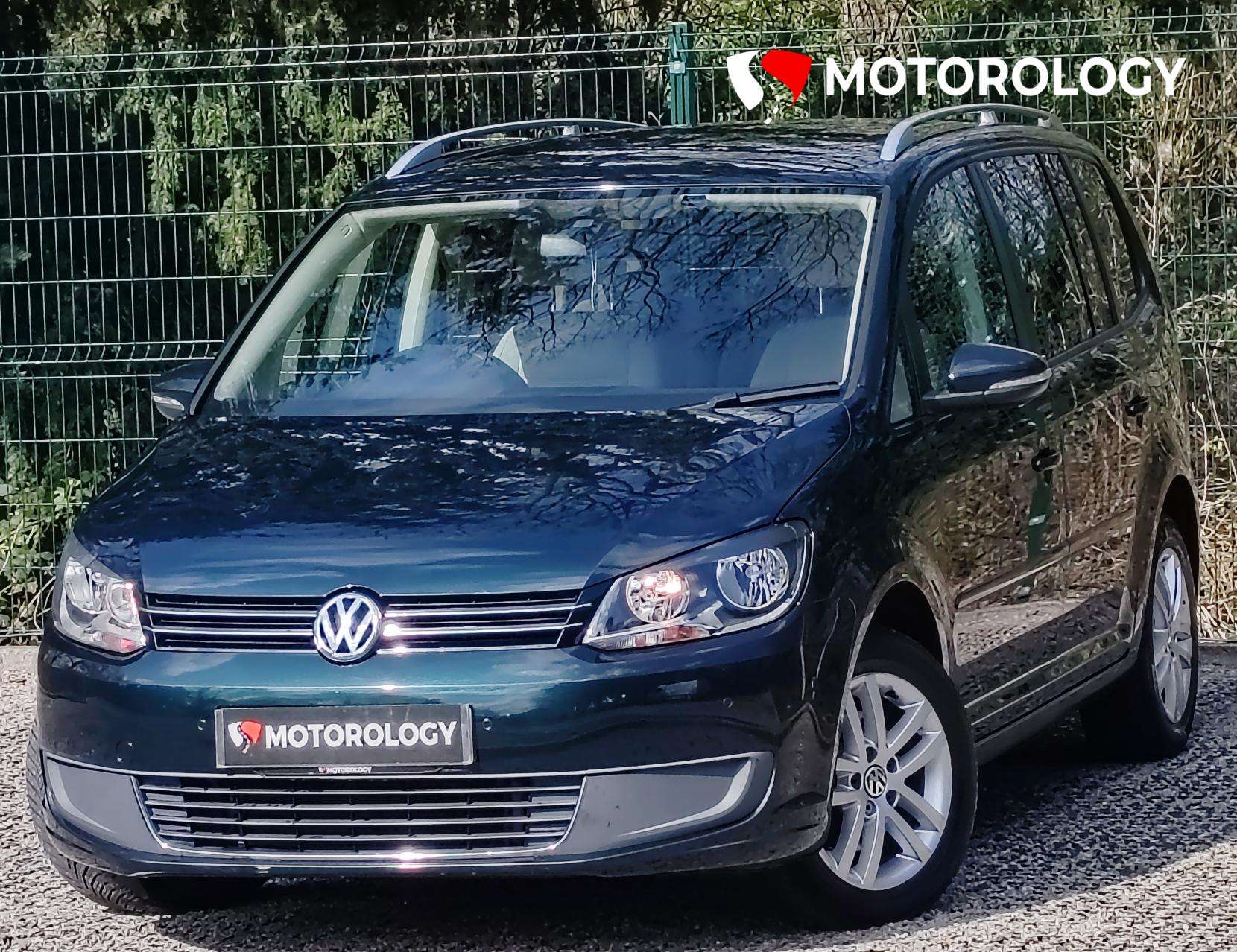 A 2014 VOLKSWAGEN TOURAN 1.6 TDI BlueMotion Tech SE MPV 5dr Diesel DSG Euro 5 (s/s) (105 ps) A 2014 VOLKSWAGEN TOURAN 1.6 TDI BlueMotion Tech SE MPV 5dr Diesel DSG Euro 5 (s/s) (105 ps)