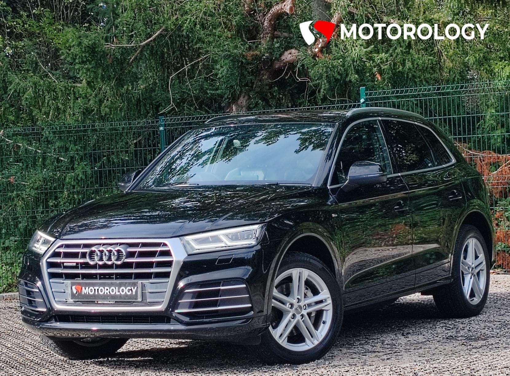 A 2018 AUDI Q5 2.0 TFSI S line SUV 5dr Petrol S Tronic quattro Euro 6 (s/s) (252 ps) A 2018 AUDI Q5 2.0 TFSI S line SUV 5dr Petrol S Tronic quattro Euro 6 (s/s) (252 ps)