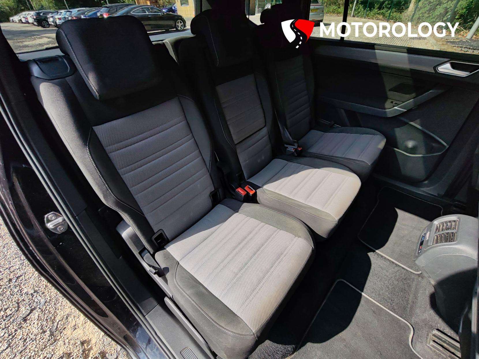 2017 VOLKSWAGEN TOURAN 2017 VOLKSWAGEN TOURAN