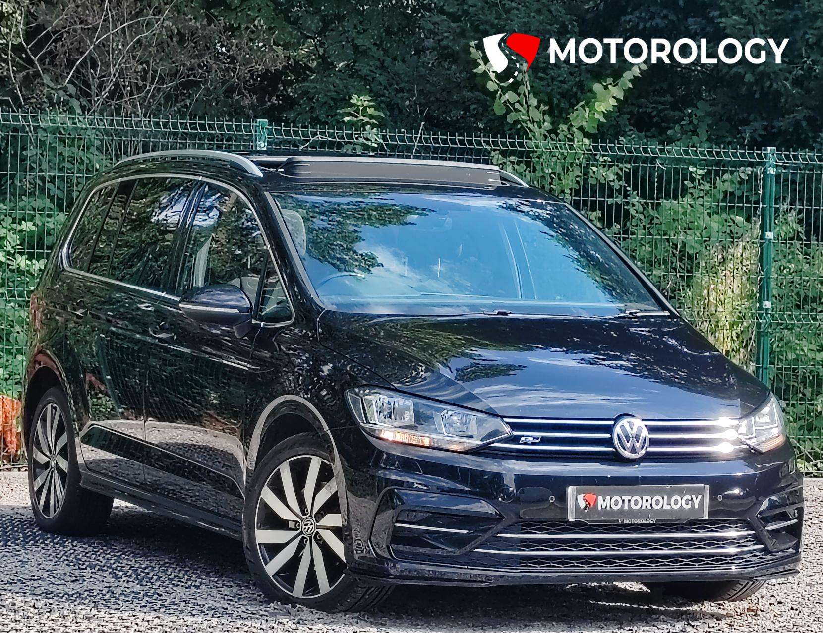 A 2017 VOLKSWAGEN TOURAN 2.0 TDI R-Line MPV 5dr Diesel DSG Euro 6 (s/s) (190 ps) A 2017 VOLKSWAGEN TOURAN 2.0 TDI R-Line MPV 5dr Diesel DSG Euro 6 (s/s) (190 ps)