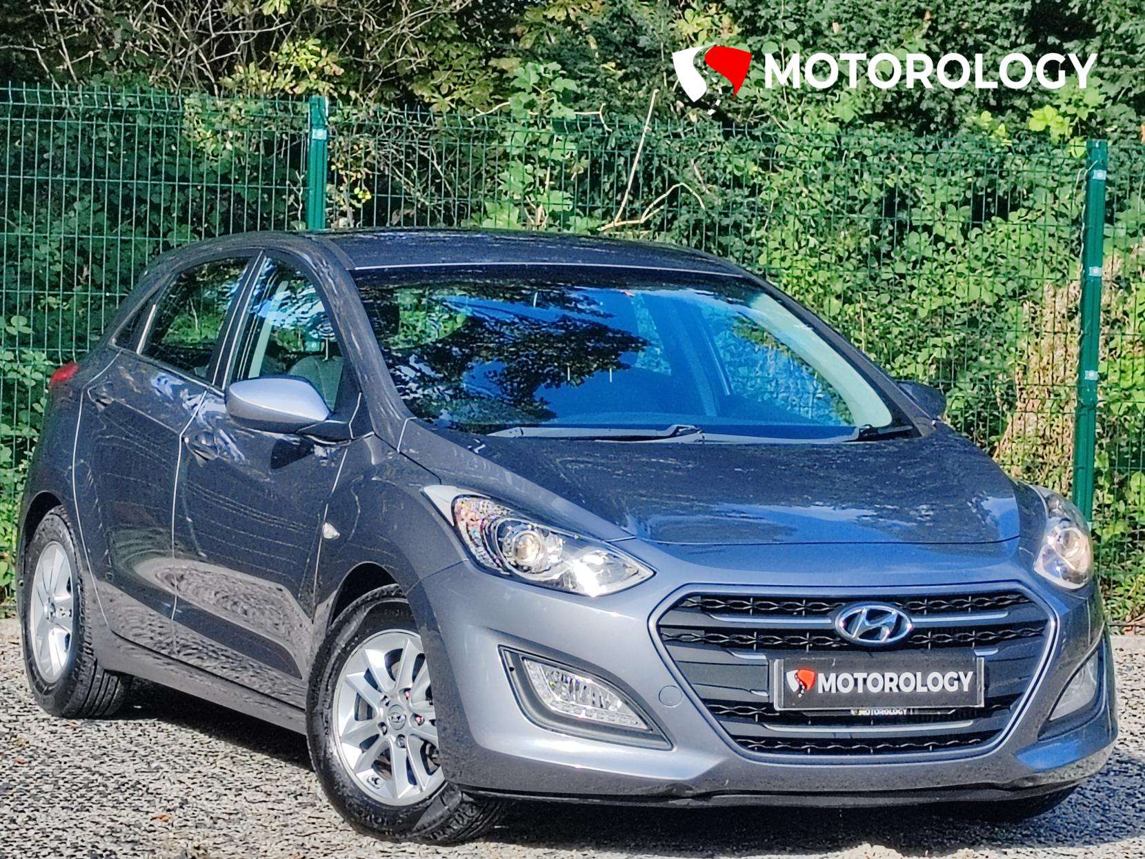 A 2015 HYUNDAI I30 1.6 CRDi Blue Drive SE Hatchback 5dr Diesel Manual Euro 6 (s/s) (110 ps) A 2015 HYUNDAI I30 1.6 CRDi Blue Drive SE Hatchback 5dr Diesel Manual Euro 6 (s/s) (110 ps)