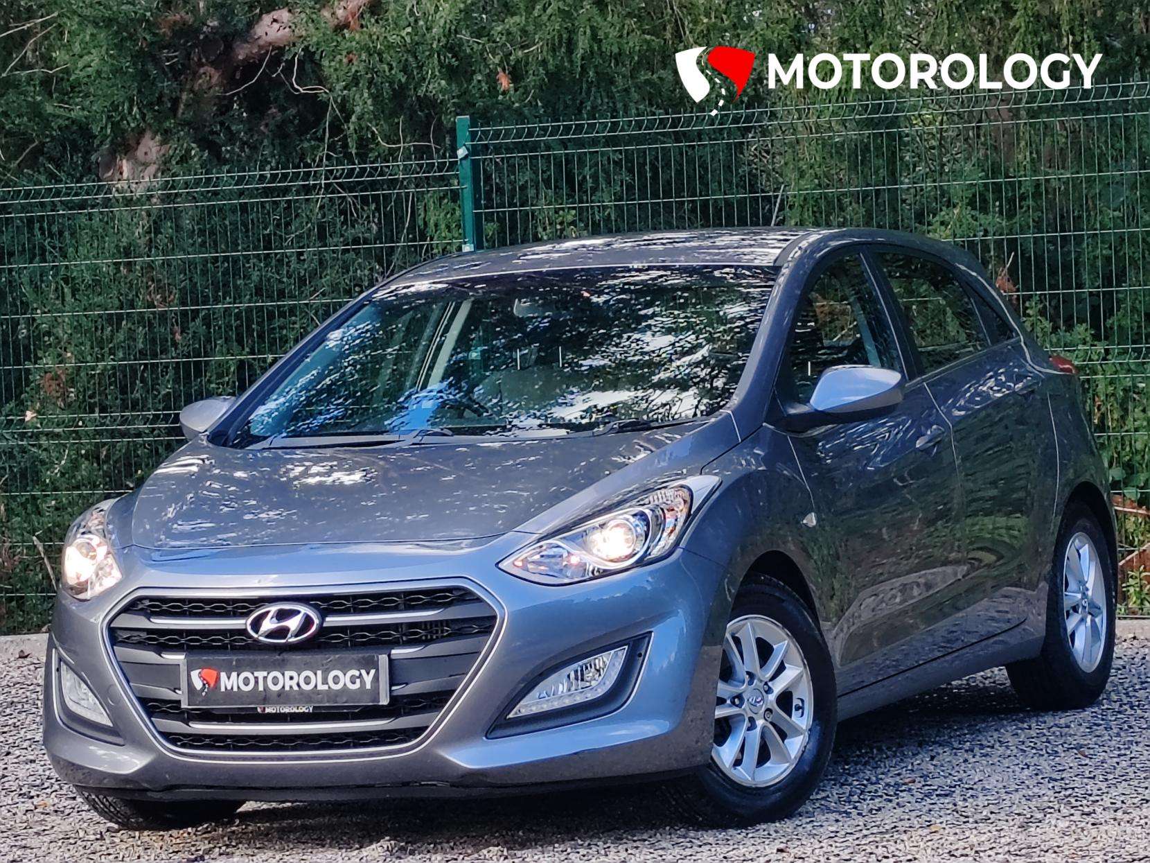 A 2015 HYUNDAI I30 1.6 CRDi Blue Drive SE Hatchback 5dr Diesel Manual Euro 6 (s/s) (110 ps) A 2015 HYUNDAI I30 1.6 CRDi Blue Drive SE Hatchback 5dr Diesel Manual Euro 6 (s/s) (110 ps)