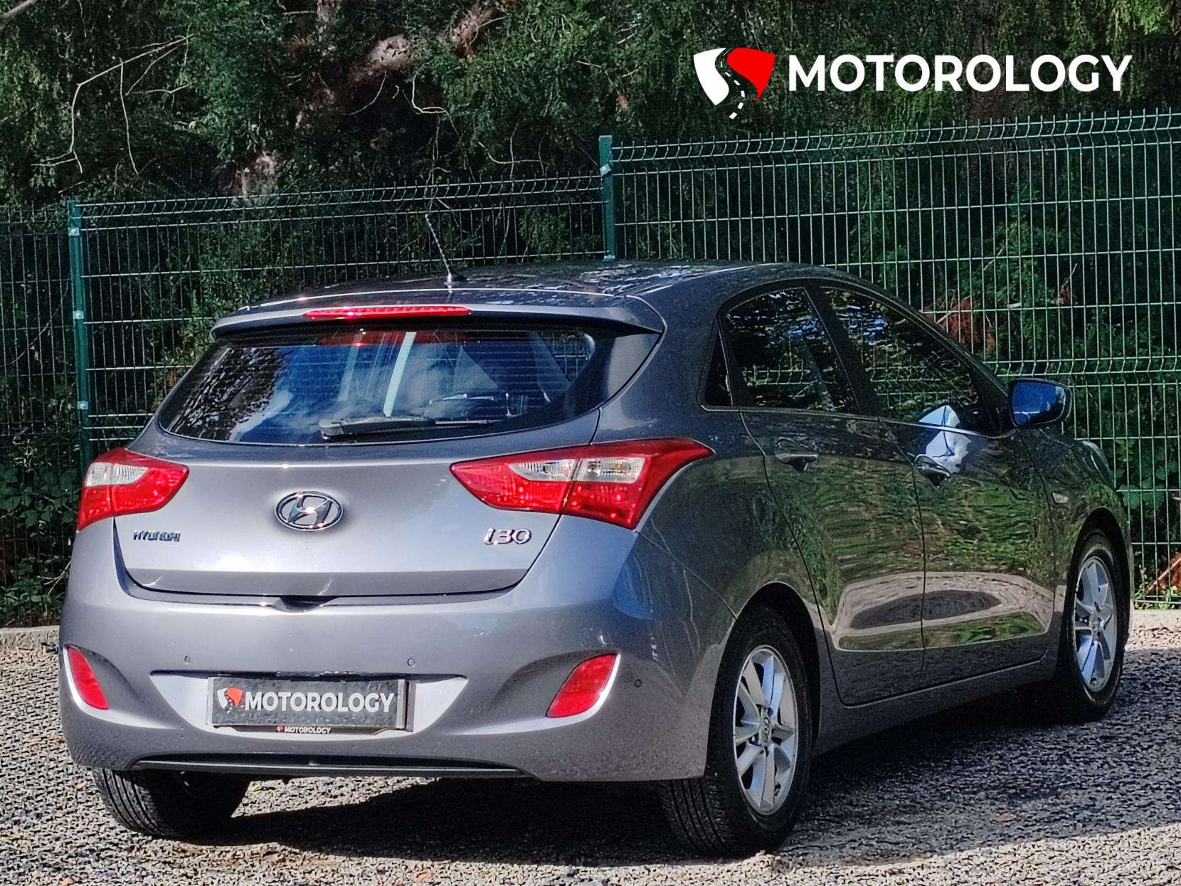 A 2015 HYUNDAI I30 1.6 CRDi Blue Drive SE Hatchback 5dr Diesel Manual Euro 6 (s/s) (110 ps) A 2015 HYUNDAI I30 1.6 CRDi Blue Drive SE Hatchback 5dr Diesel Manual Euro 6 (s/s) (110 ps)