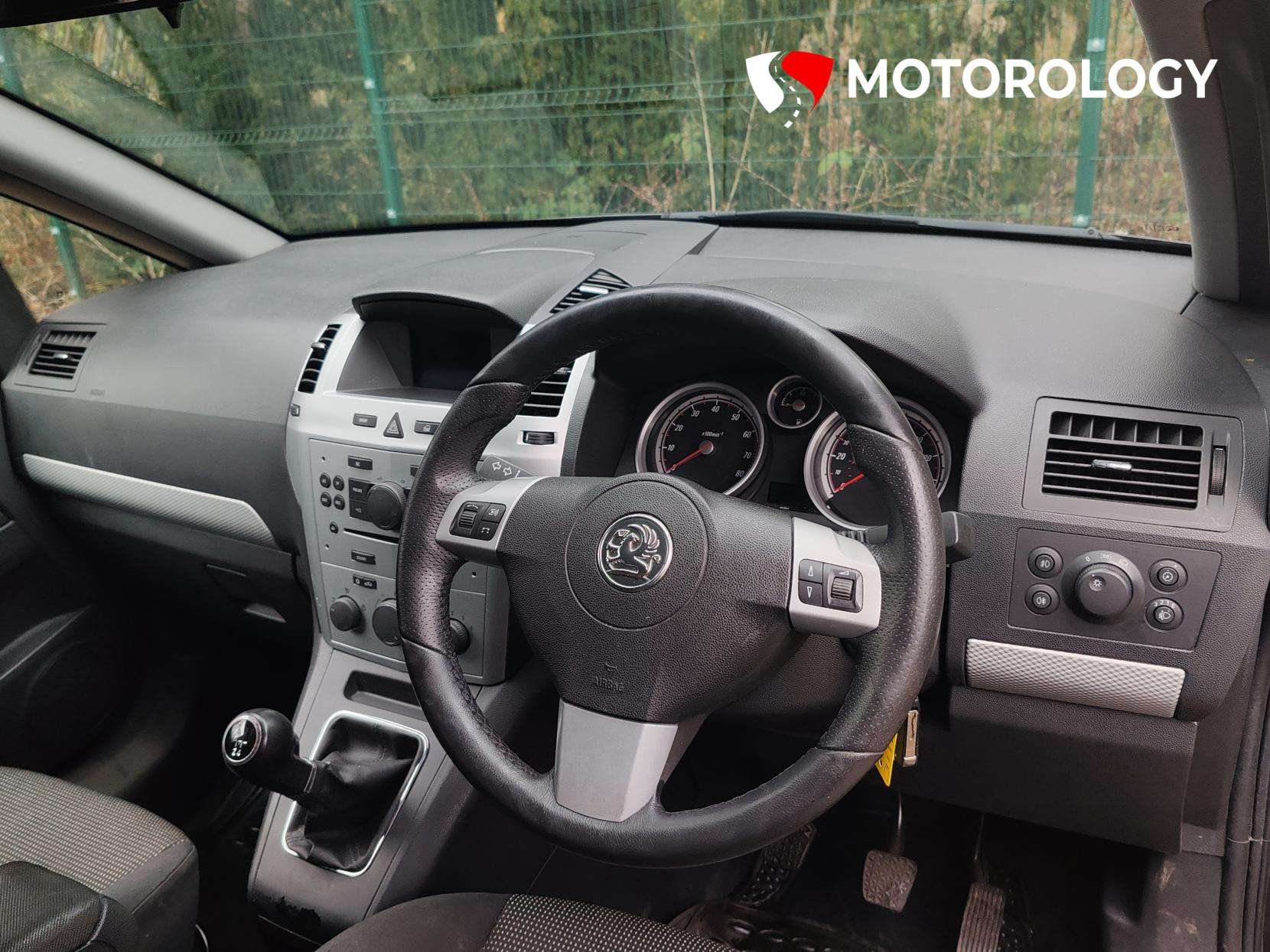 A 2009 VAUXHALL ZAFIRA 1.8 16V SRi MPV 5dr Petrol Manual Euro 4 (140 bhp) A 2009 VAUXHALL ZAFIRA 1.8 16V SRi MPV 5dr Petrol Manual Euro 4 (140 bhp)