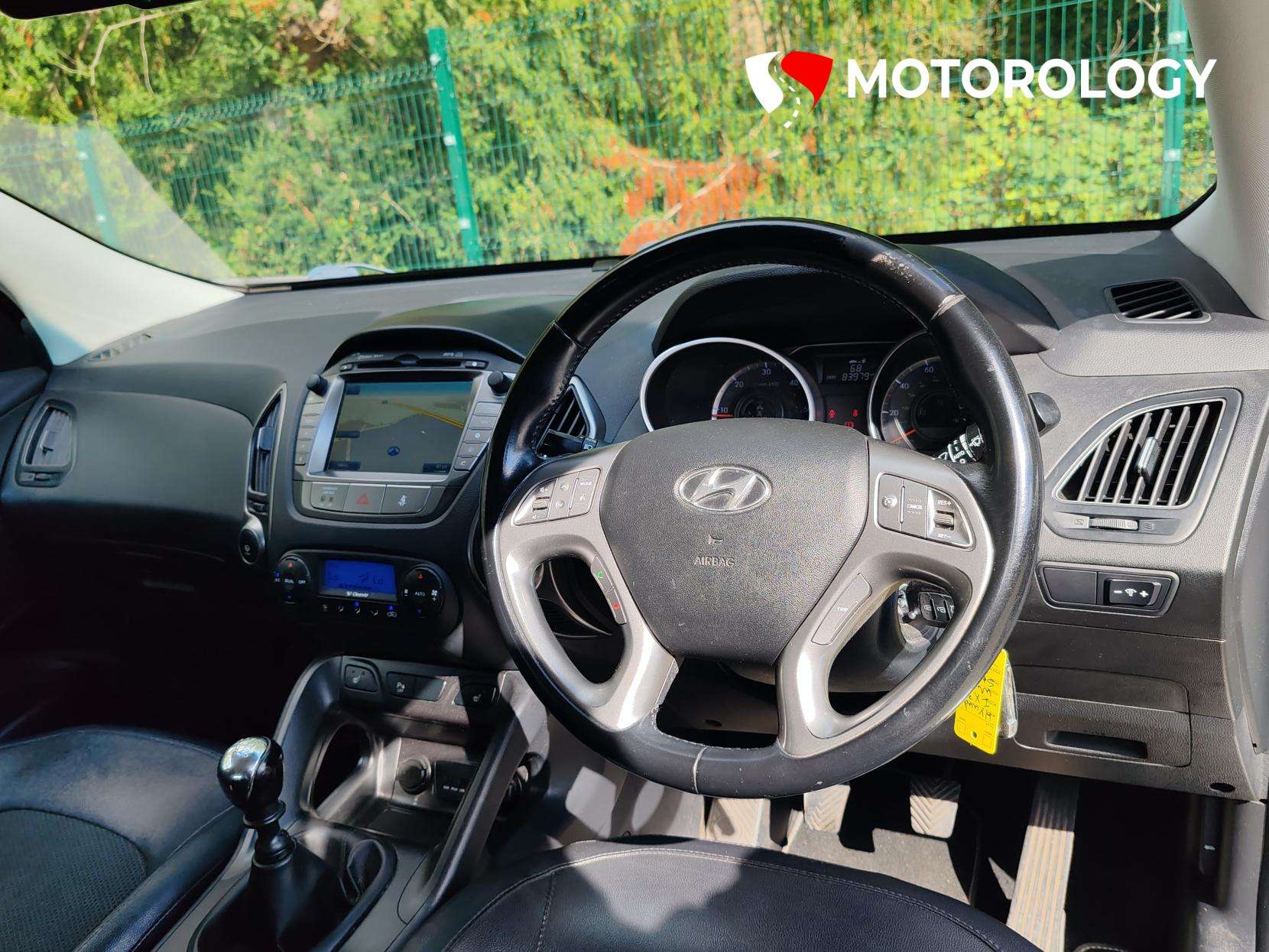 A 2014 HYUNDAI IX35 1.7 CRDi SE SUV 5dr Diesel Manual Euro 5 (s/s) (Nav) (115 ps) A 2014 HYUNDAI IX35 1.7 CRDi SE SUV 5dr Diesel Manual Euro 5 (s/s) (Nav) (115 ps)