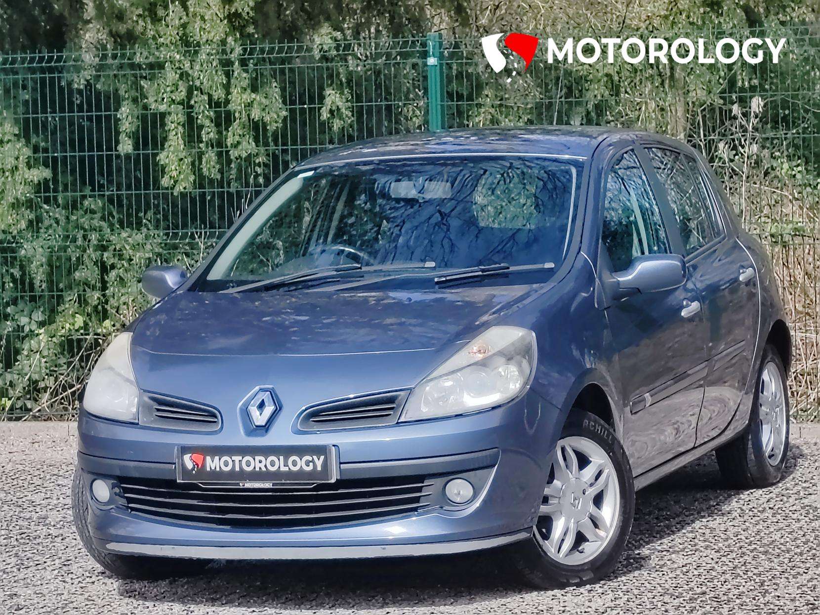 A 2006 RENAULT CLIO 1.4 16v Dynamique Hatchback 5dr Petrol Manual (158 g/km, 98 bhp) A 2006 RENAULT CLIO 1.4 16v Dynamique Hatchback 5dr Petrol Manual (158 g/km, 98 bhp)