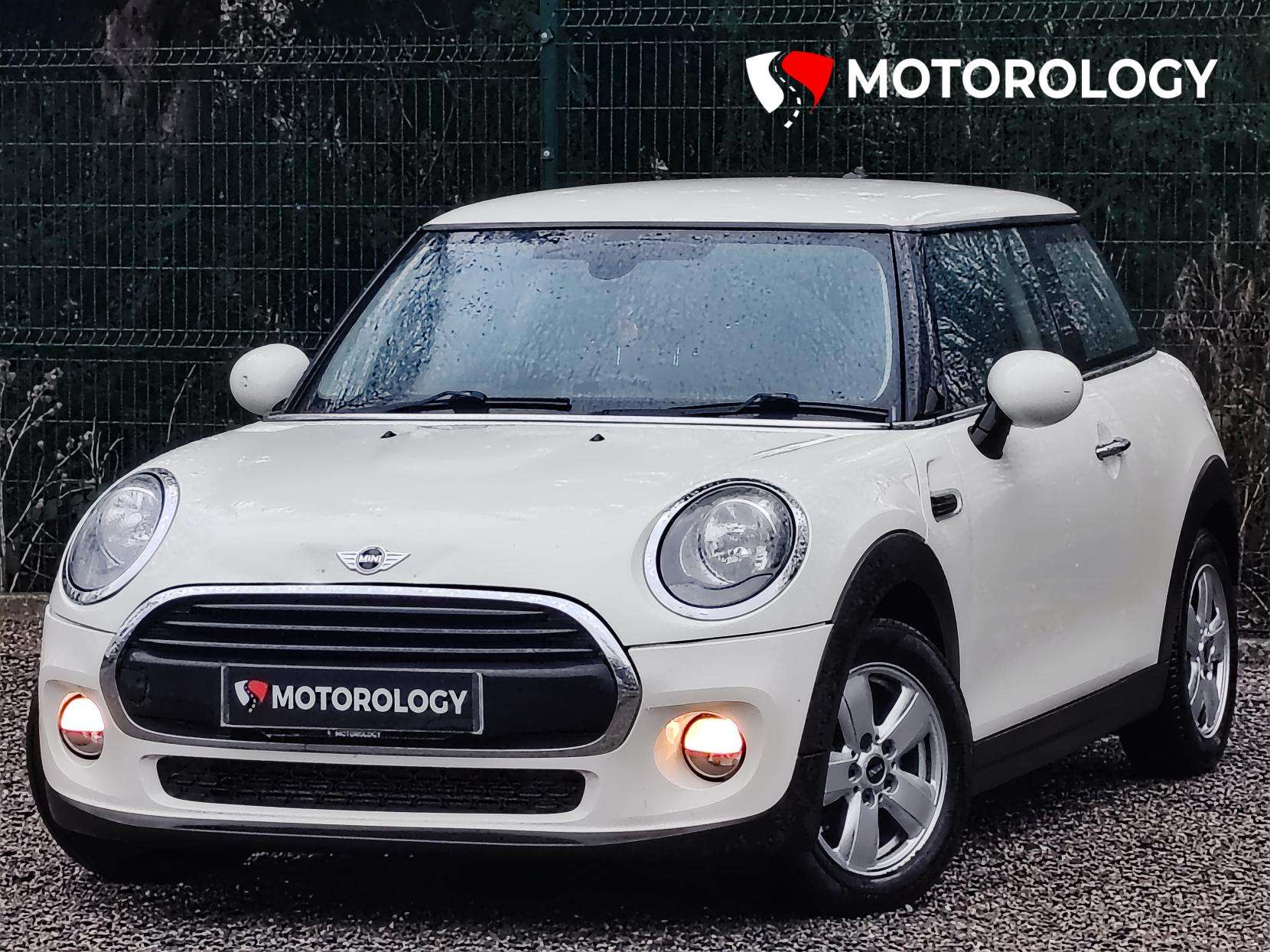 A 2015 MINI HATCH 1.2 One Hatchback 3dr Petrol Manual Euro 6 (s/s) (102 ps) A 2015 MINI HATCH 1.2 One Hatchback 3dr Petrol Manual Euro 6 (s/s) (102 ps)