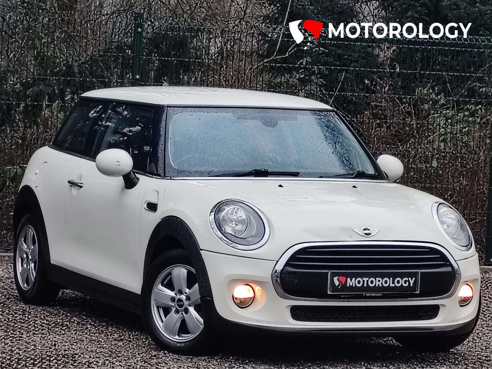 A 2015 MINI HATCH 1.2 One Hatchback 3dr Petrol Manual Euro 6 (s/s) (102 ps) A 2015 MINI HATCH 1.2 One Hatchback 3dr Petrol Manual Euro 6 (s/s) (102 ps)