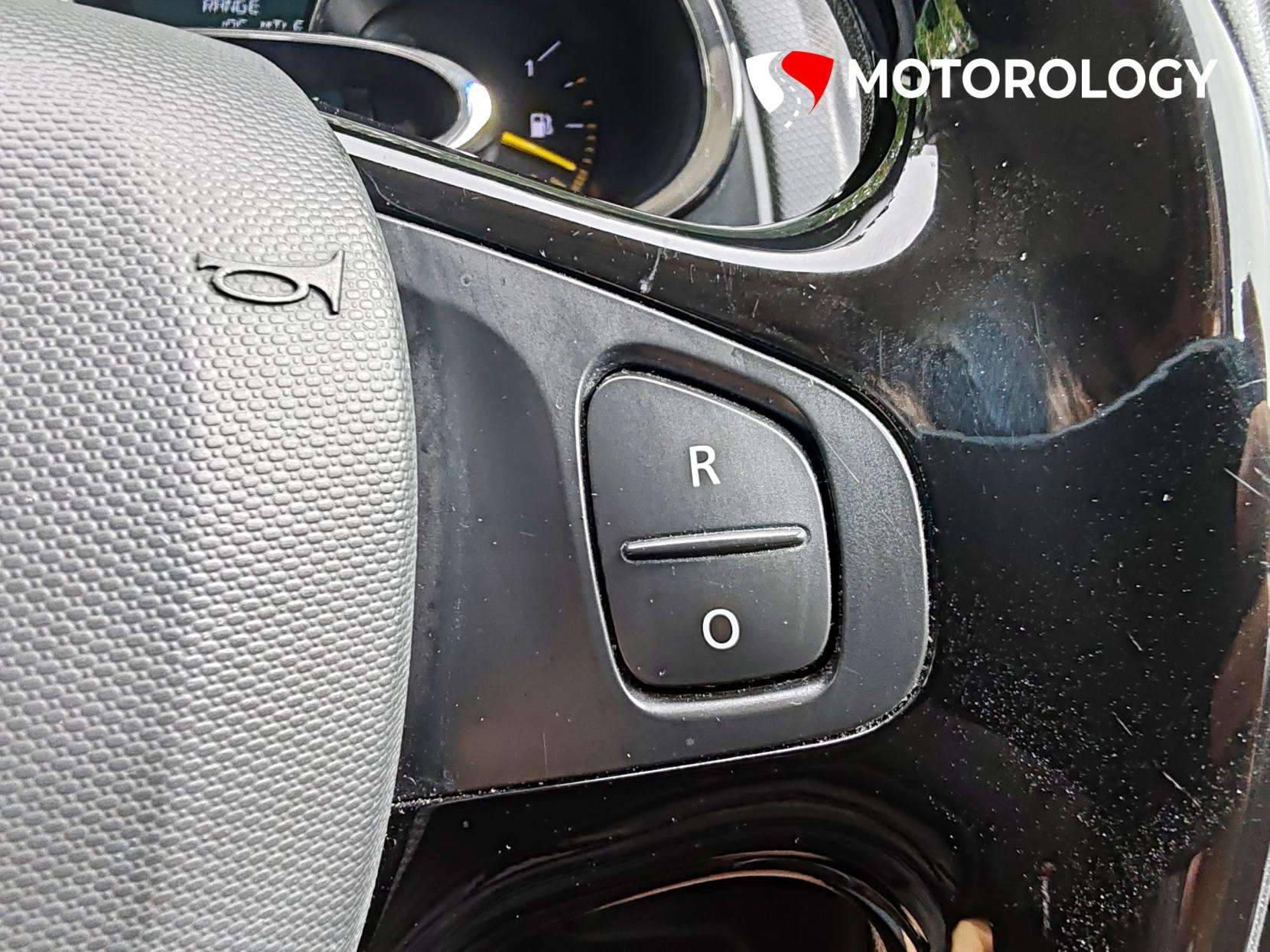 2015 RENAULT CLIO 2015 RENAULT CLIO