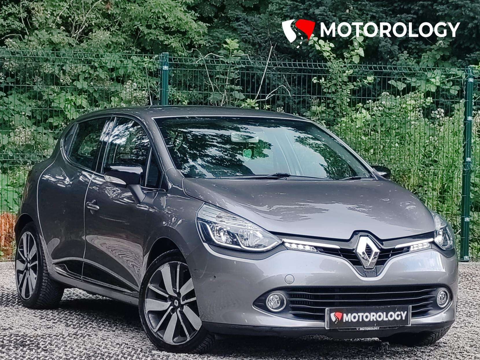 A 2015 RENAULT CLIO 1.5 dCi Dynamique S MediaNav Hatchback 5dr Diesel EDC Euro 5 (90 ps) A 2015 RENAULT CLIO 1.5 dCi Dynamique S MediaNav Hatchback 5dr Diesel EDC Euro 5 (90 ps)